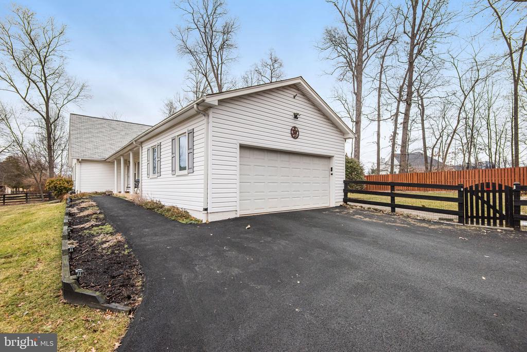 5767 BENFORD DRIVE