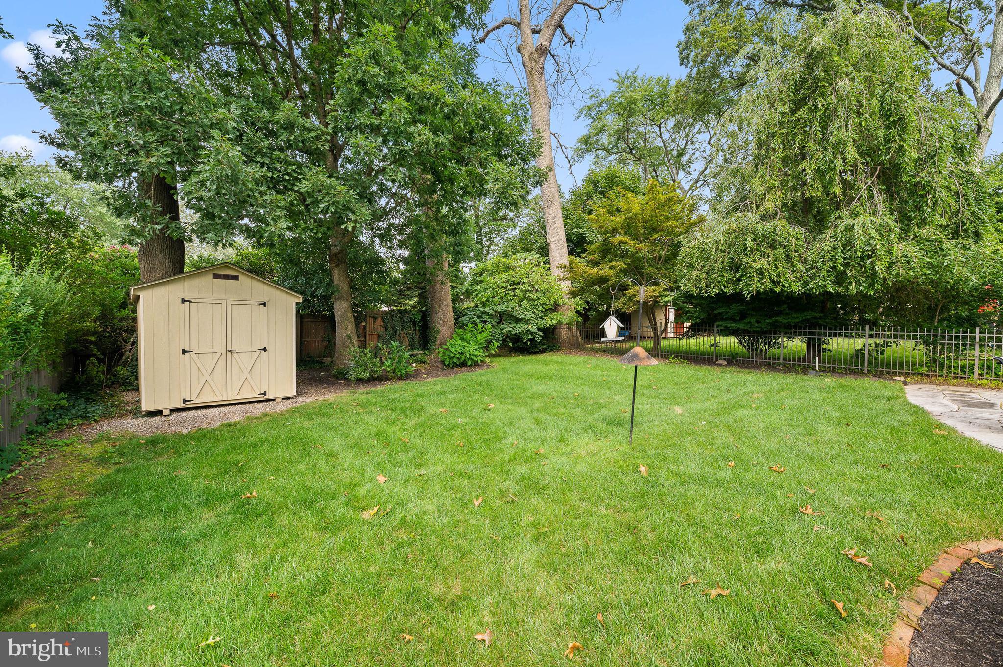 554 Woodside Ave