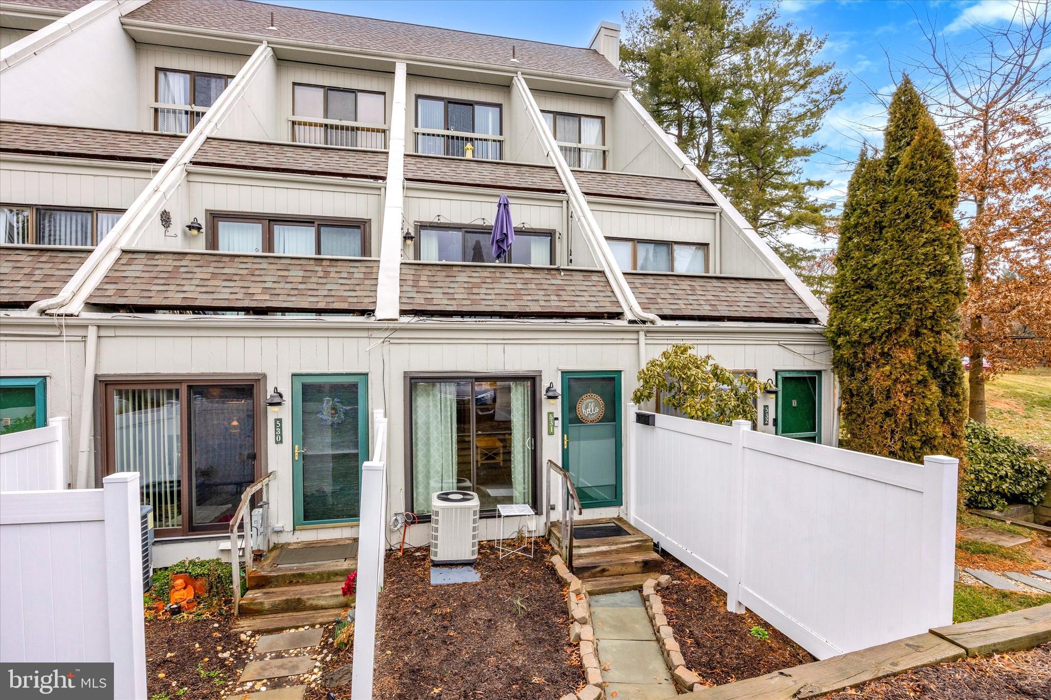 531 Summit House