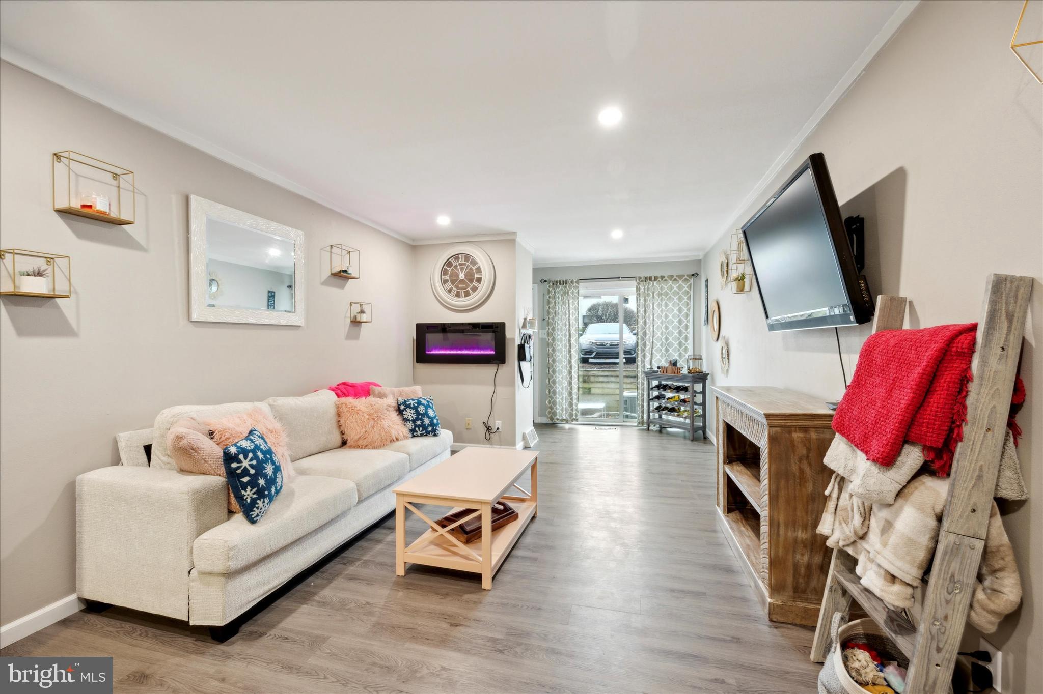 531 Summit House