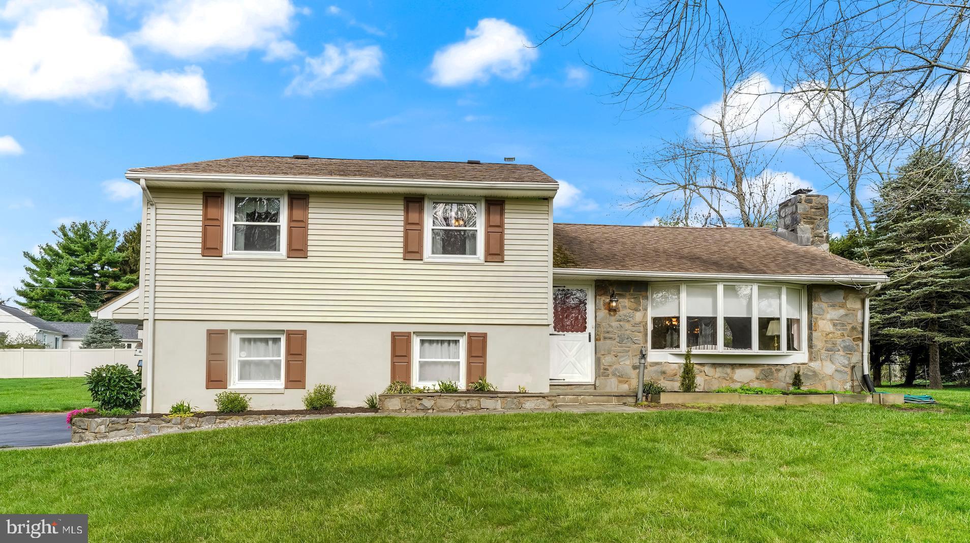 132 Hillside Rd