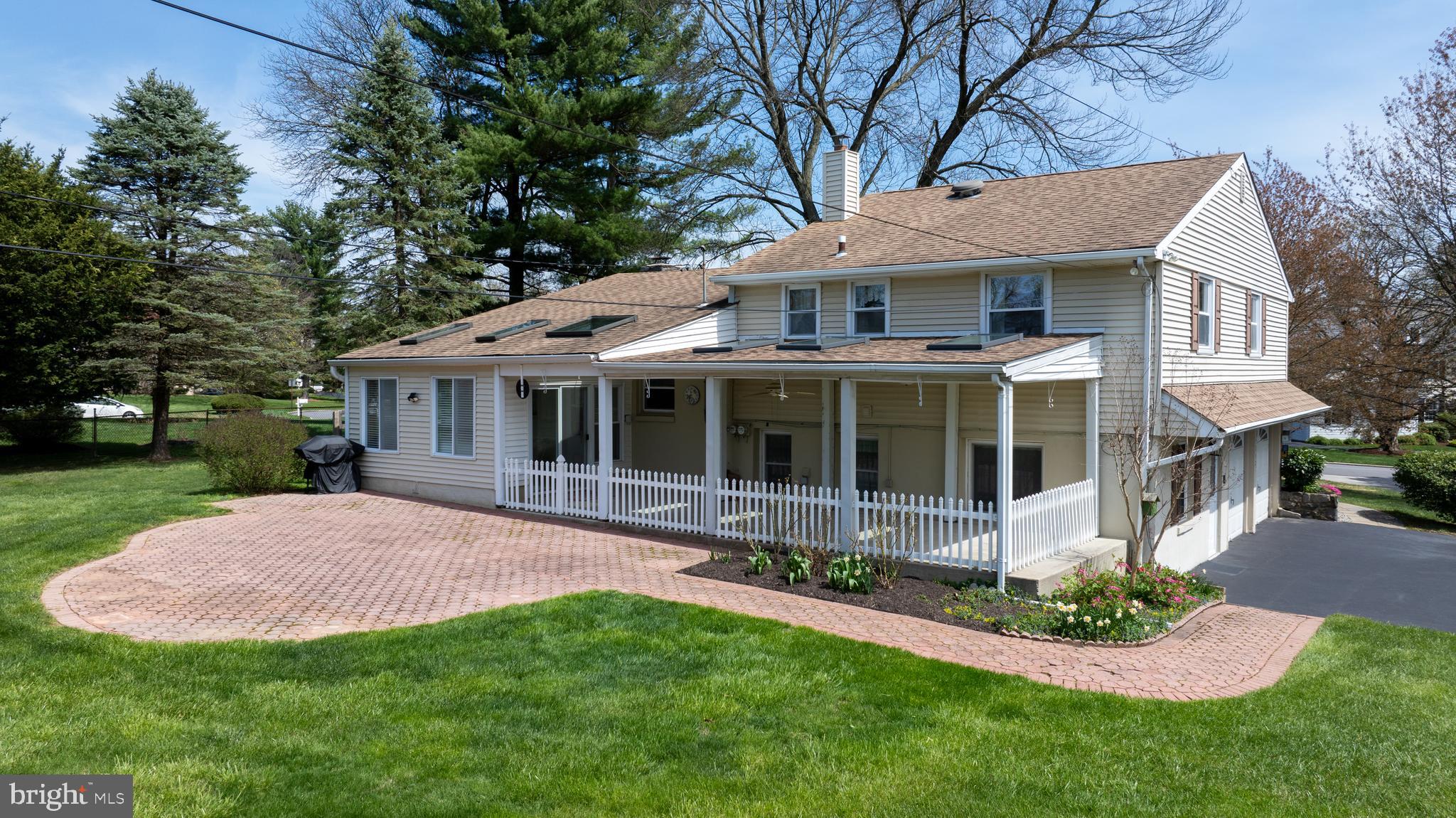 132 Hillside Rd