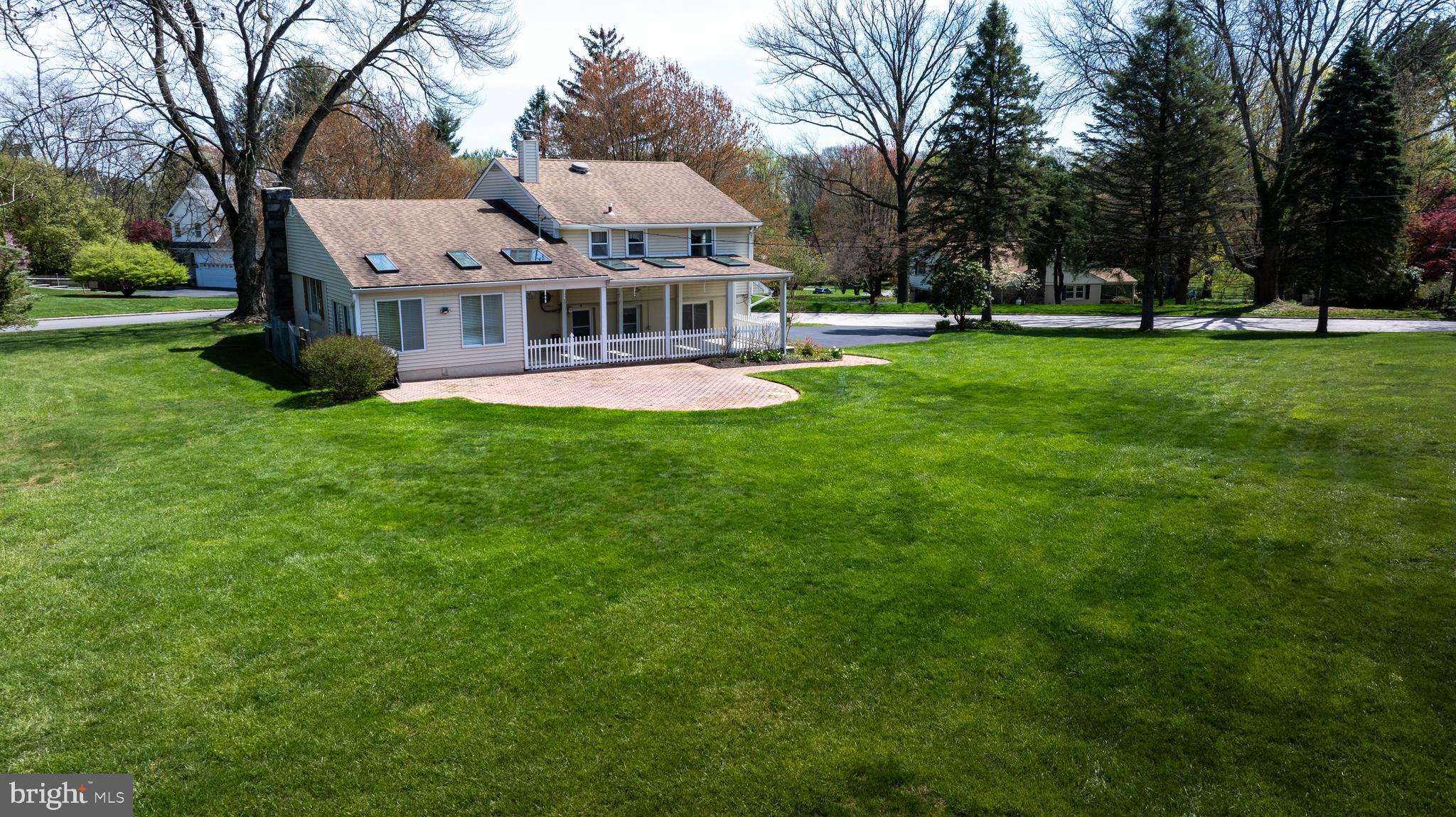132 Hillside Rd