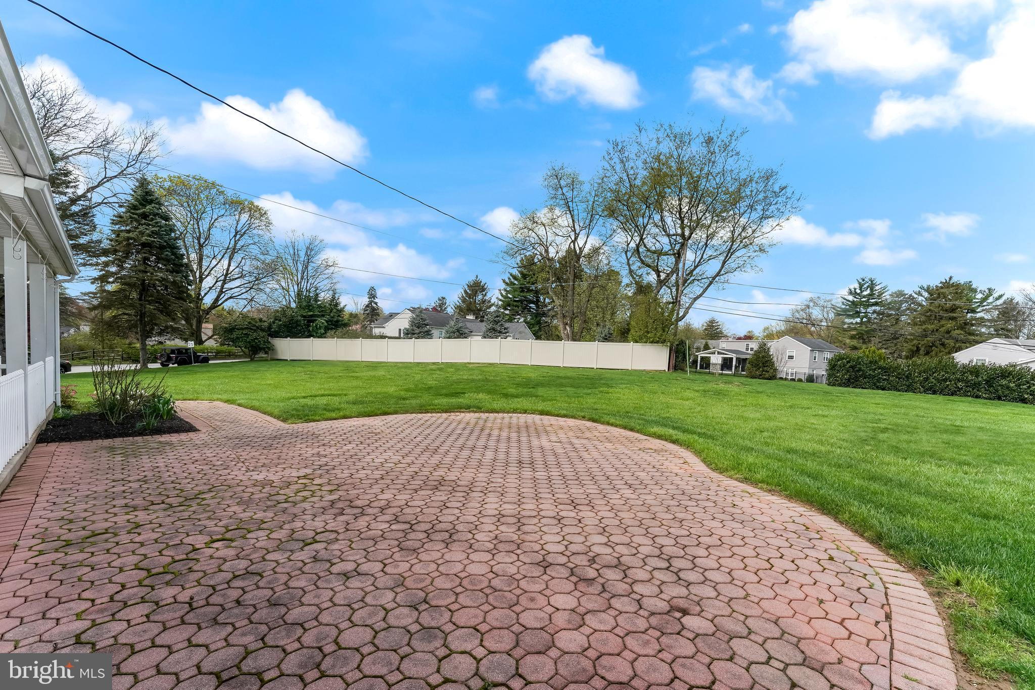 132 Hillside Rd