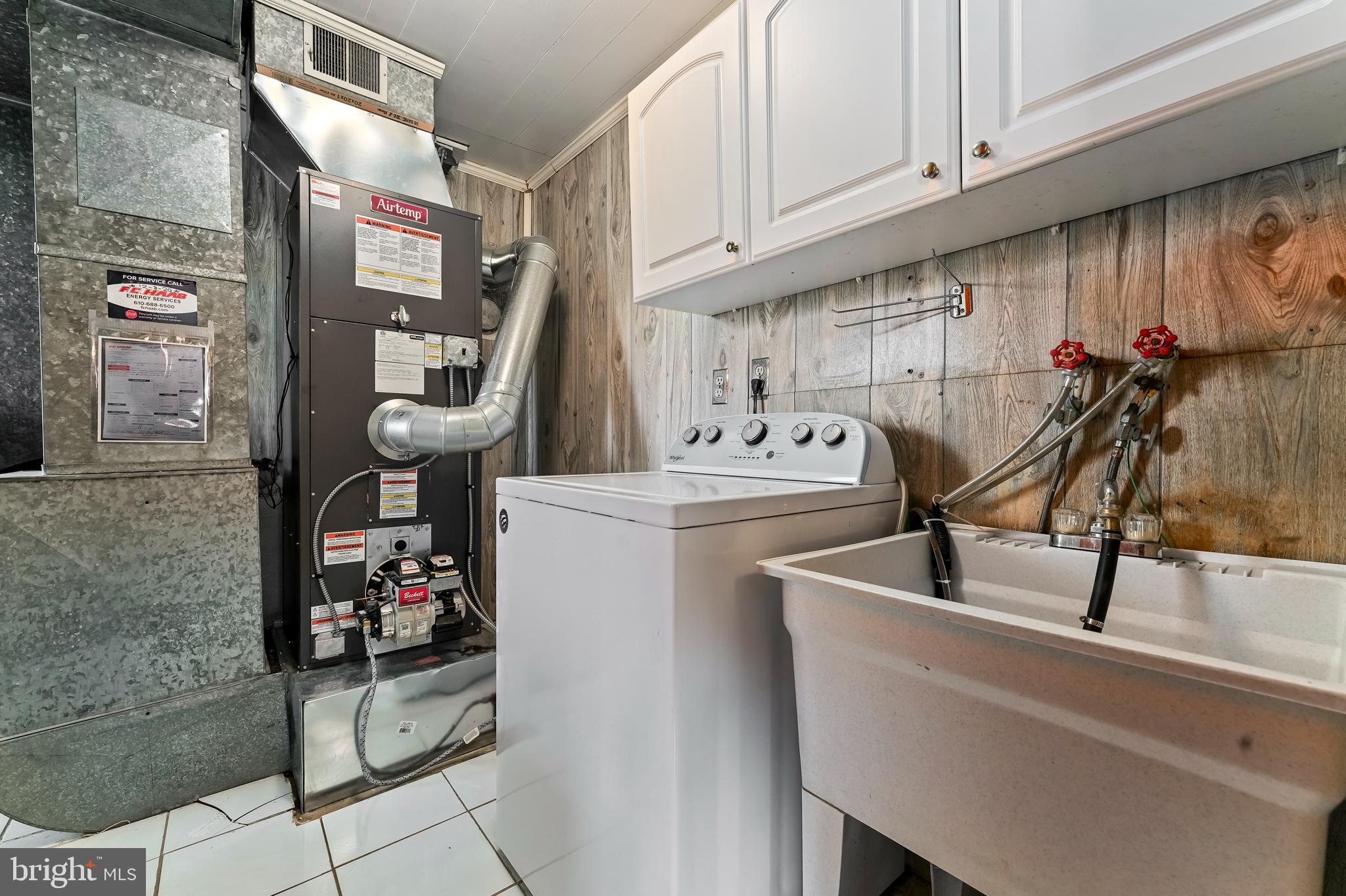 132 Hillside Rd
