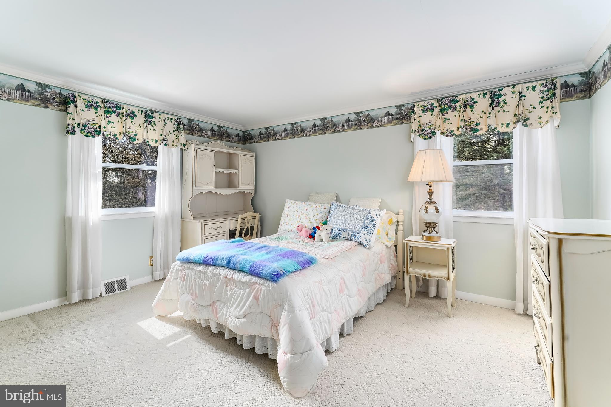 132 Hillside Rd