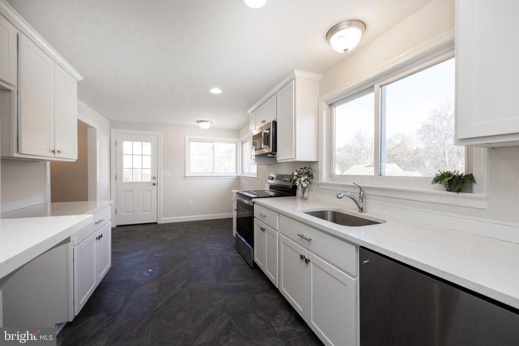 14 Cobblestone Dr