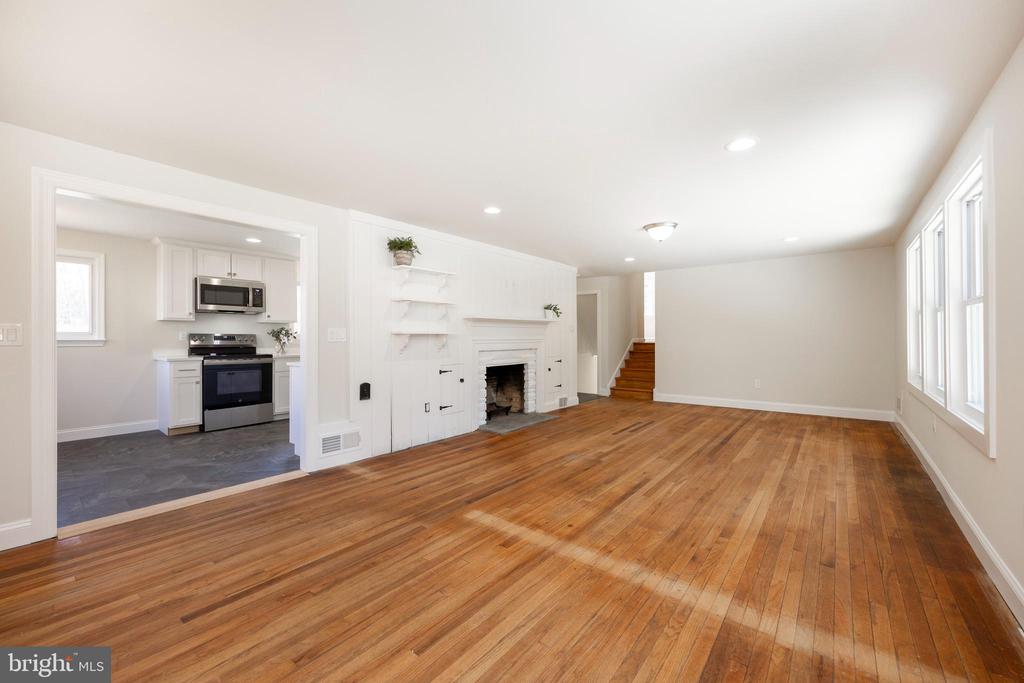 14 Cobblestone Dr