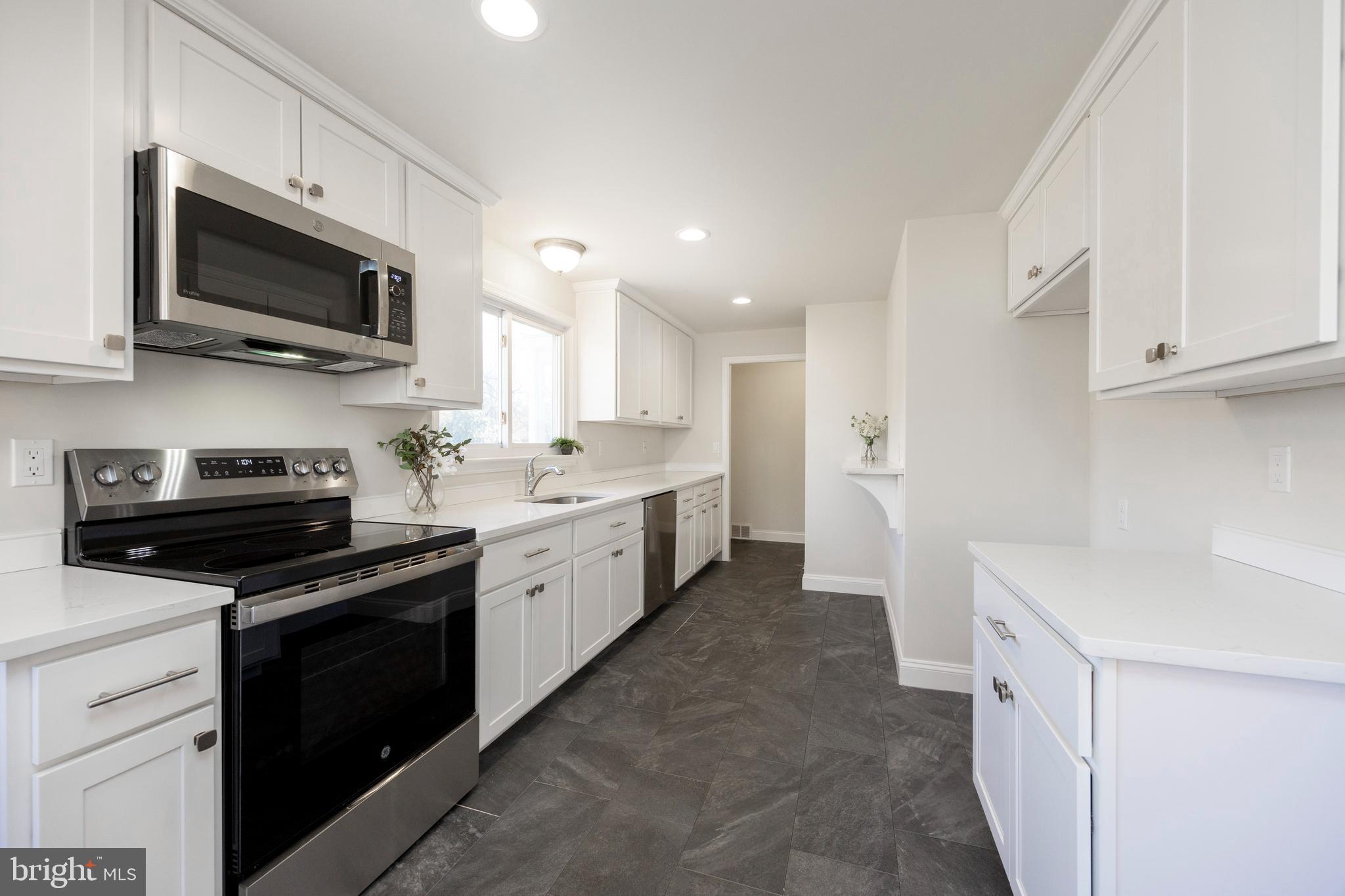 14 Cobblestone Dr