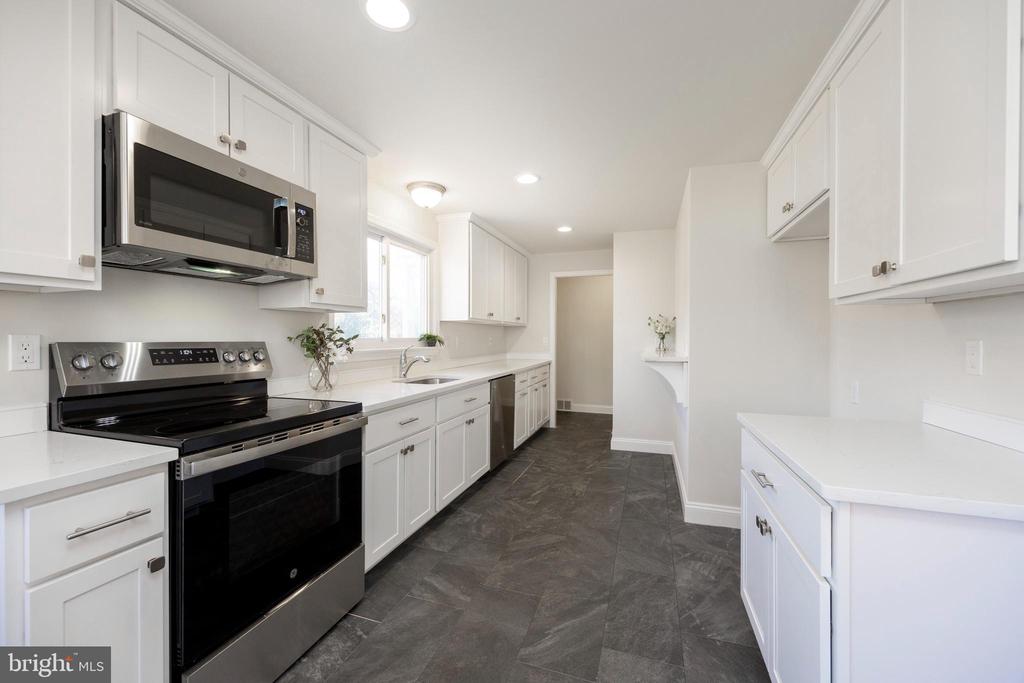 14 Cobblestone Dr
