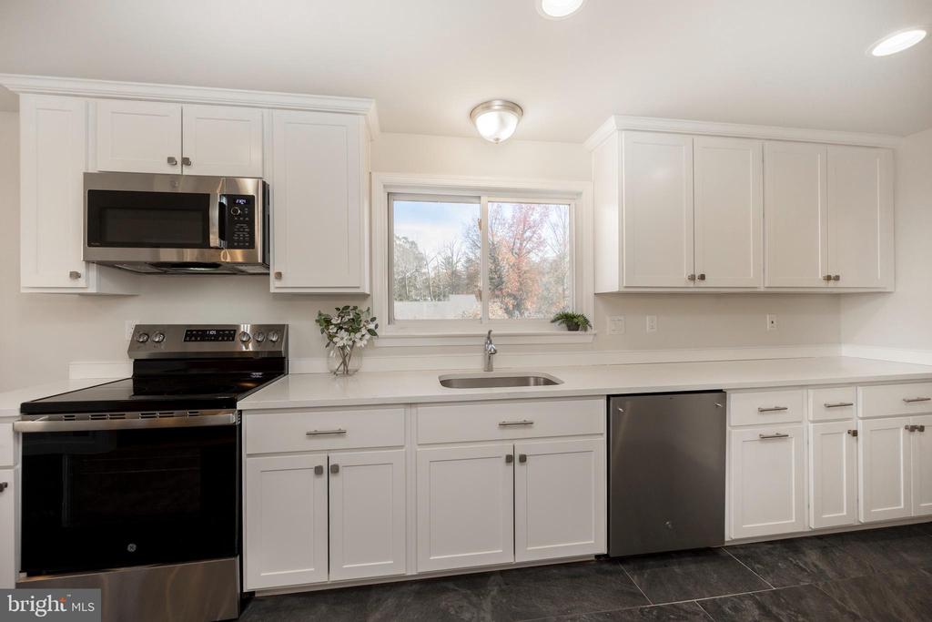 14 Cobblestone Dr