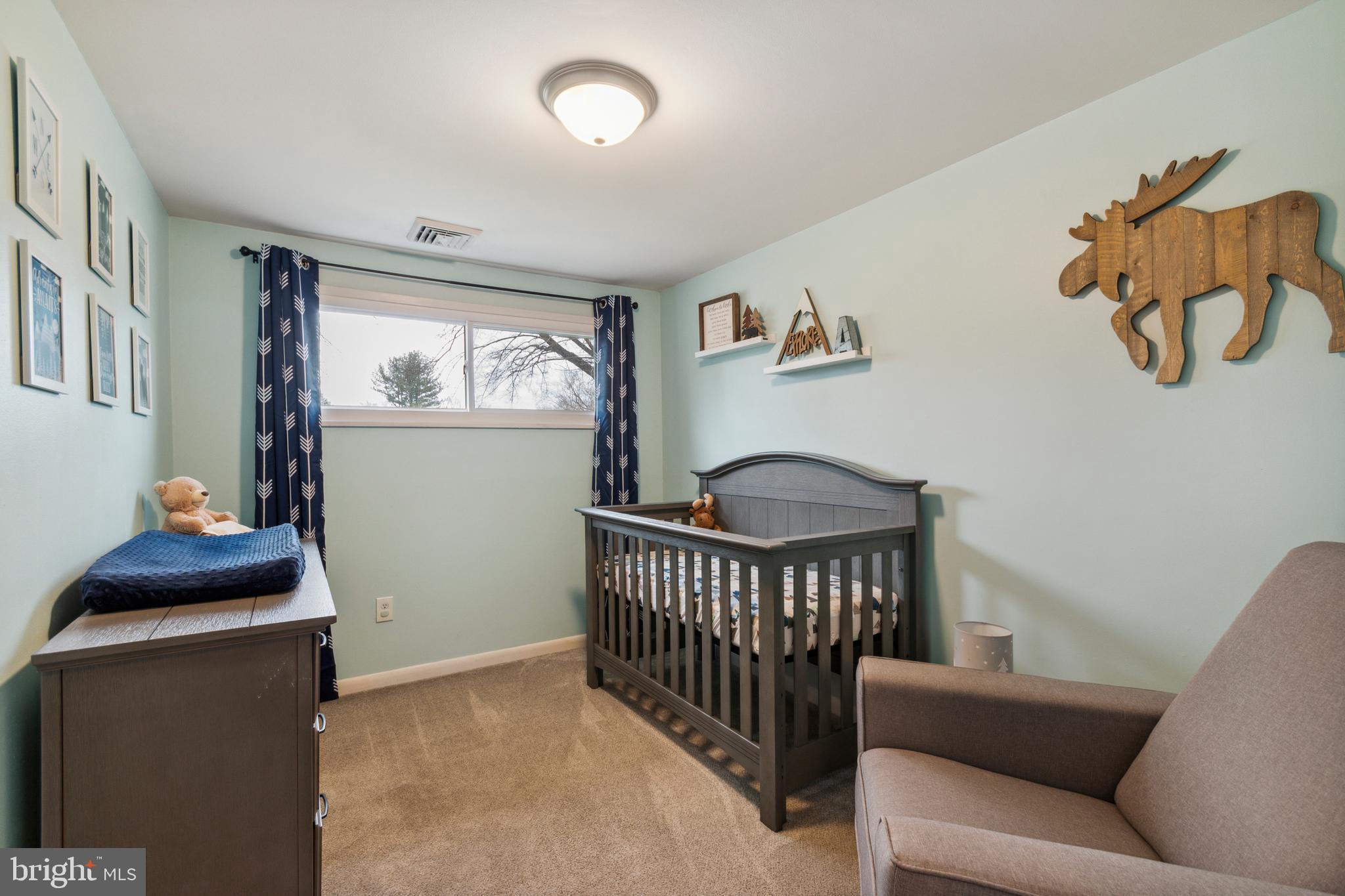 11 E Pennsbury Way