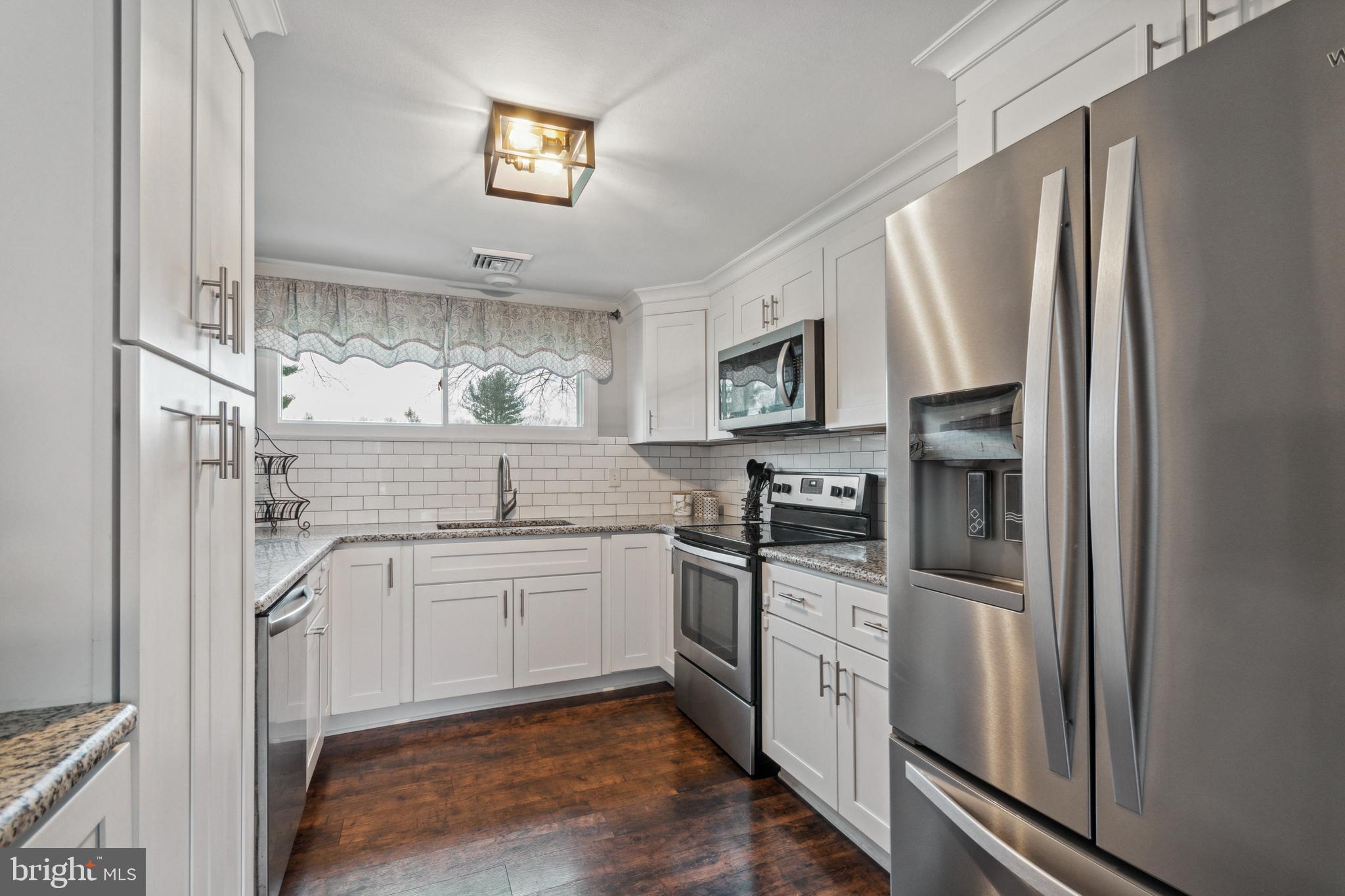 11 E Pennsbury Way