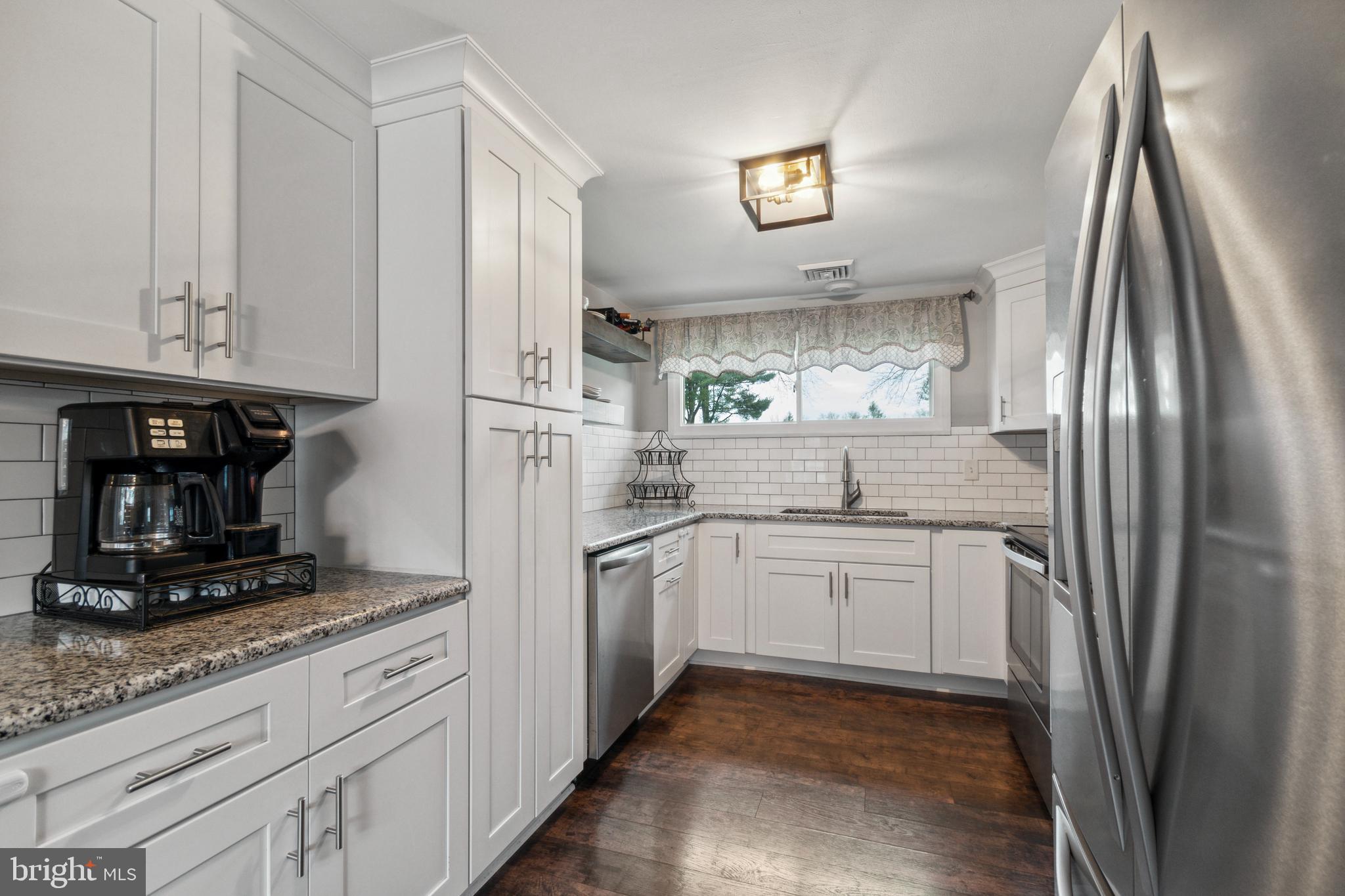 11 E Pennsbury Way