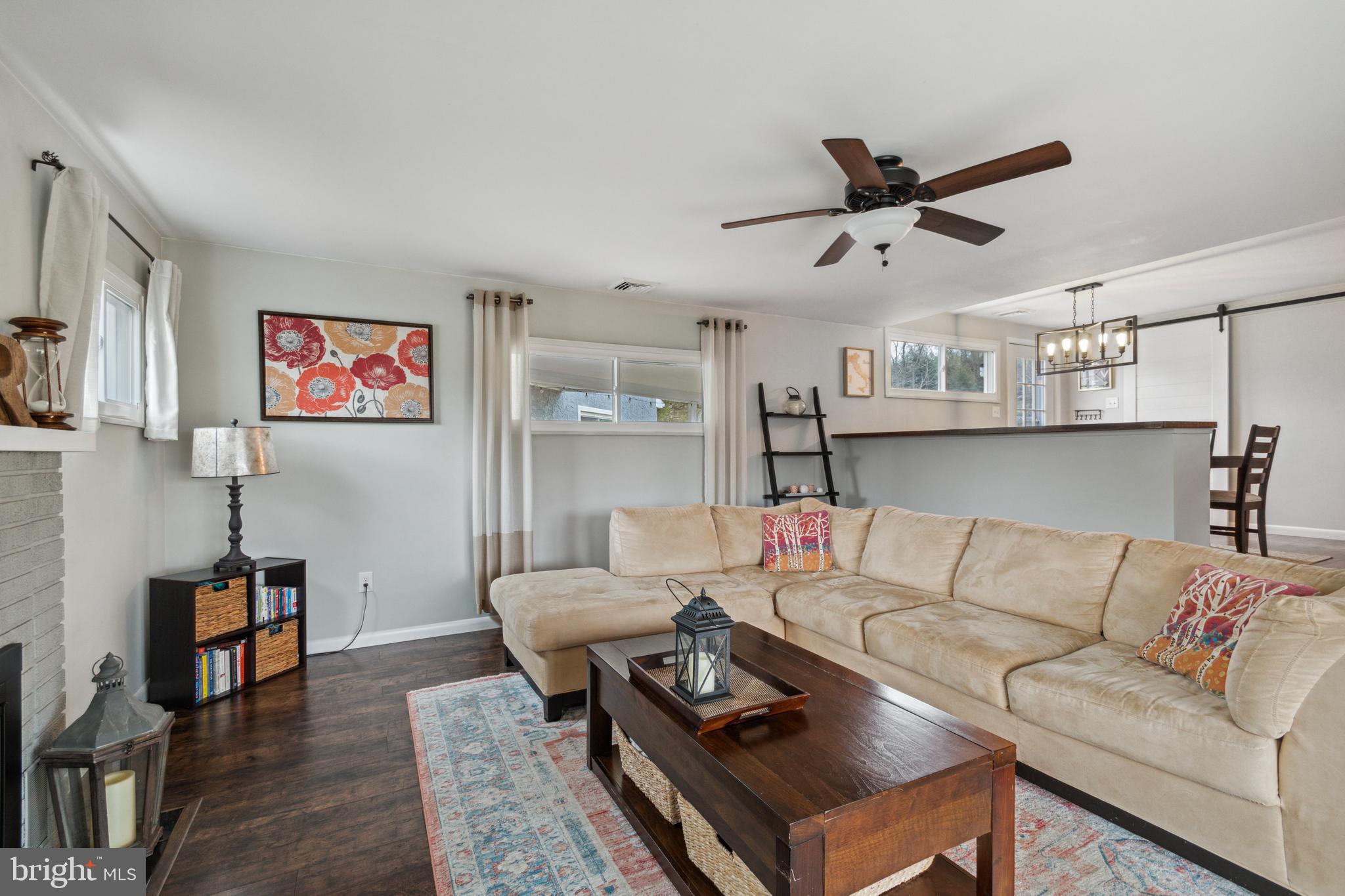11 E Pennsbury Way