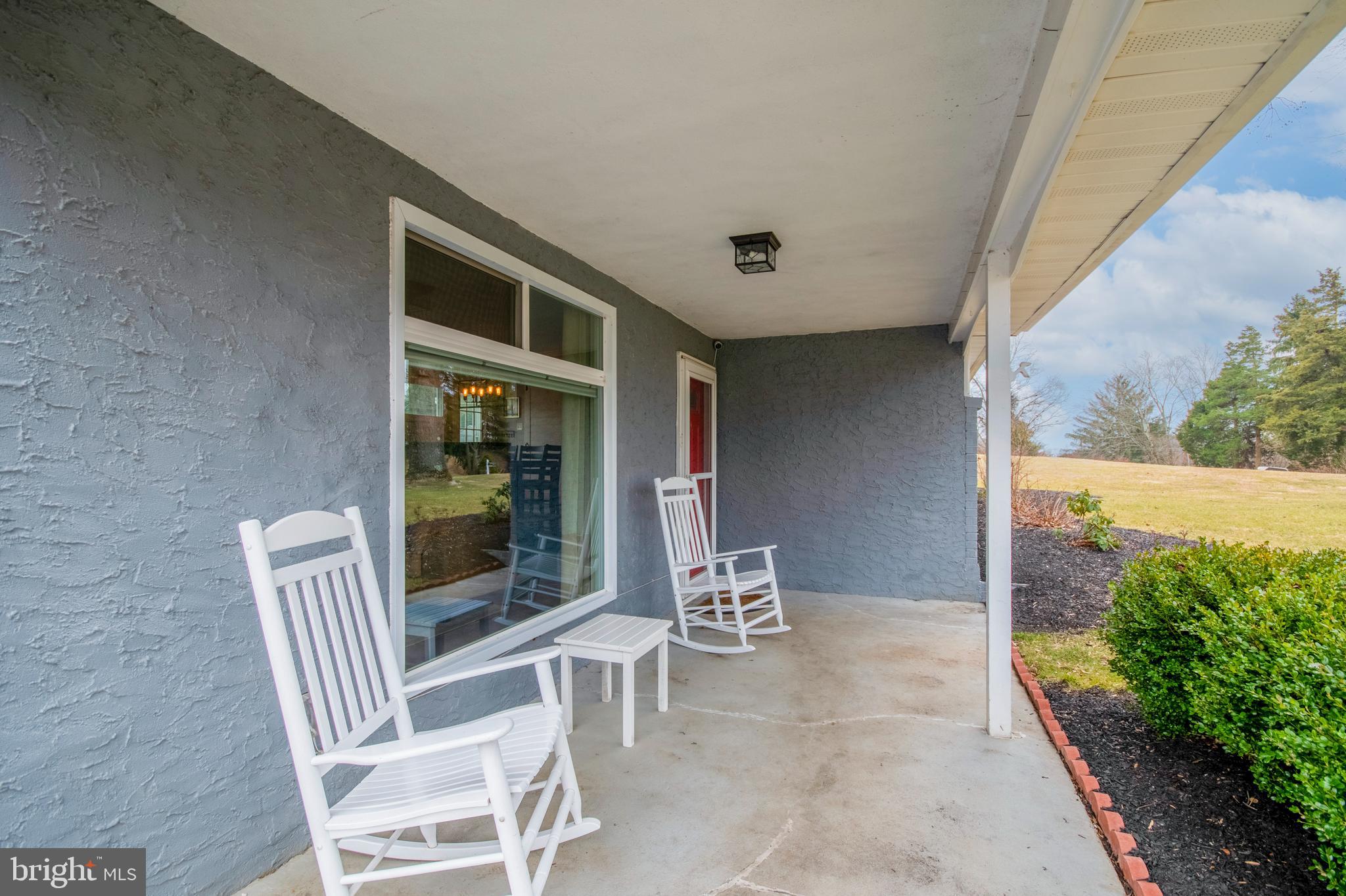 11 E Pennsbury Way