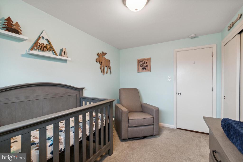 11 E Pennsbury Way