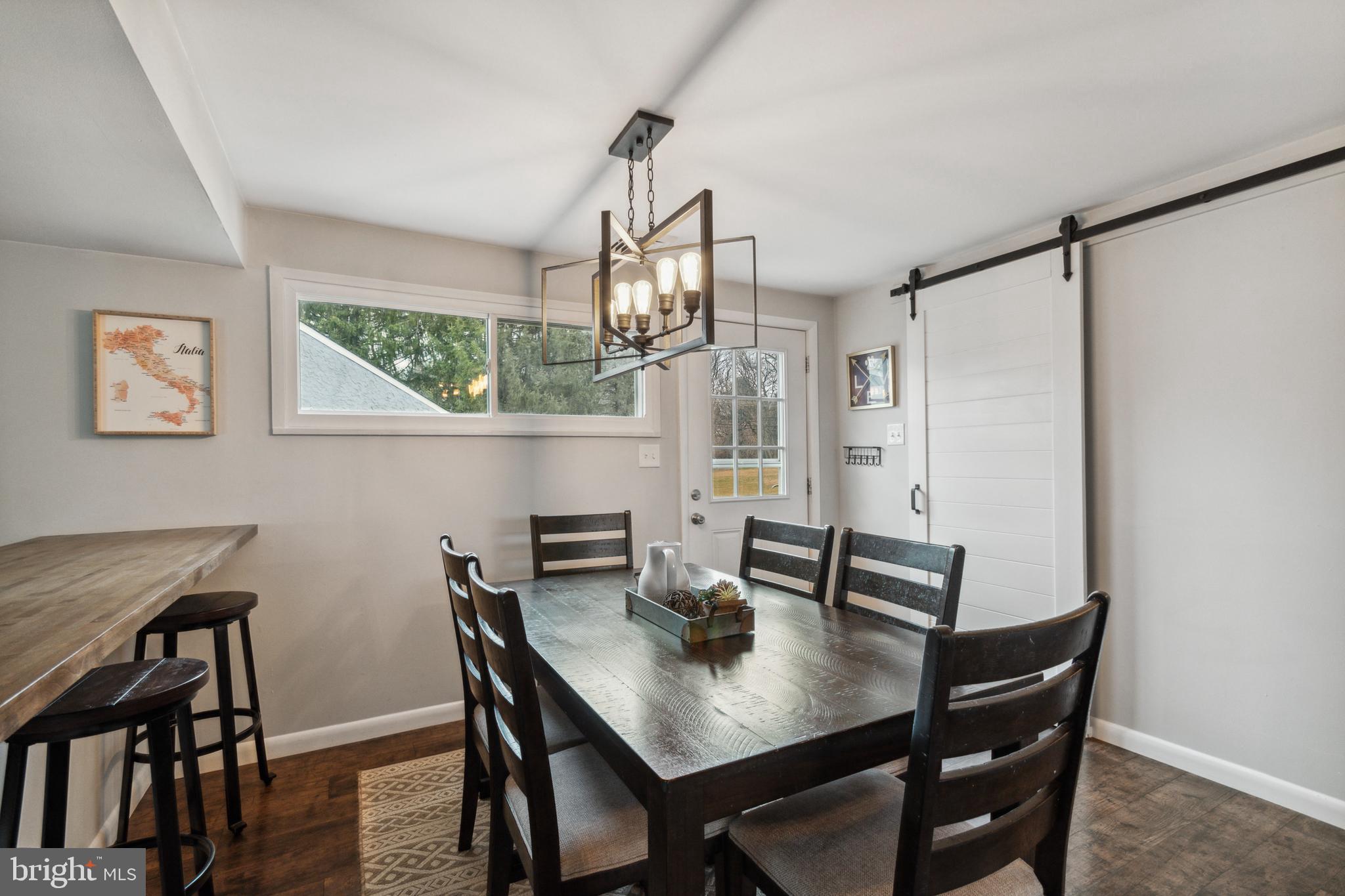 11 E Pennsbury Way