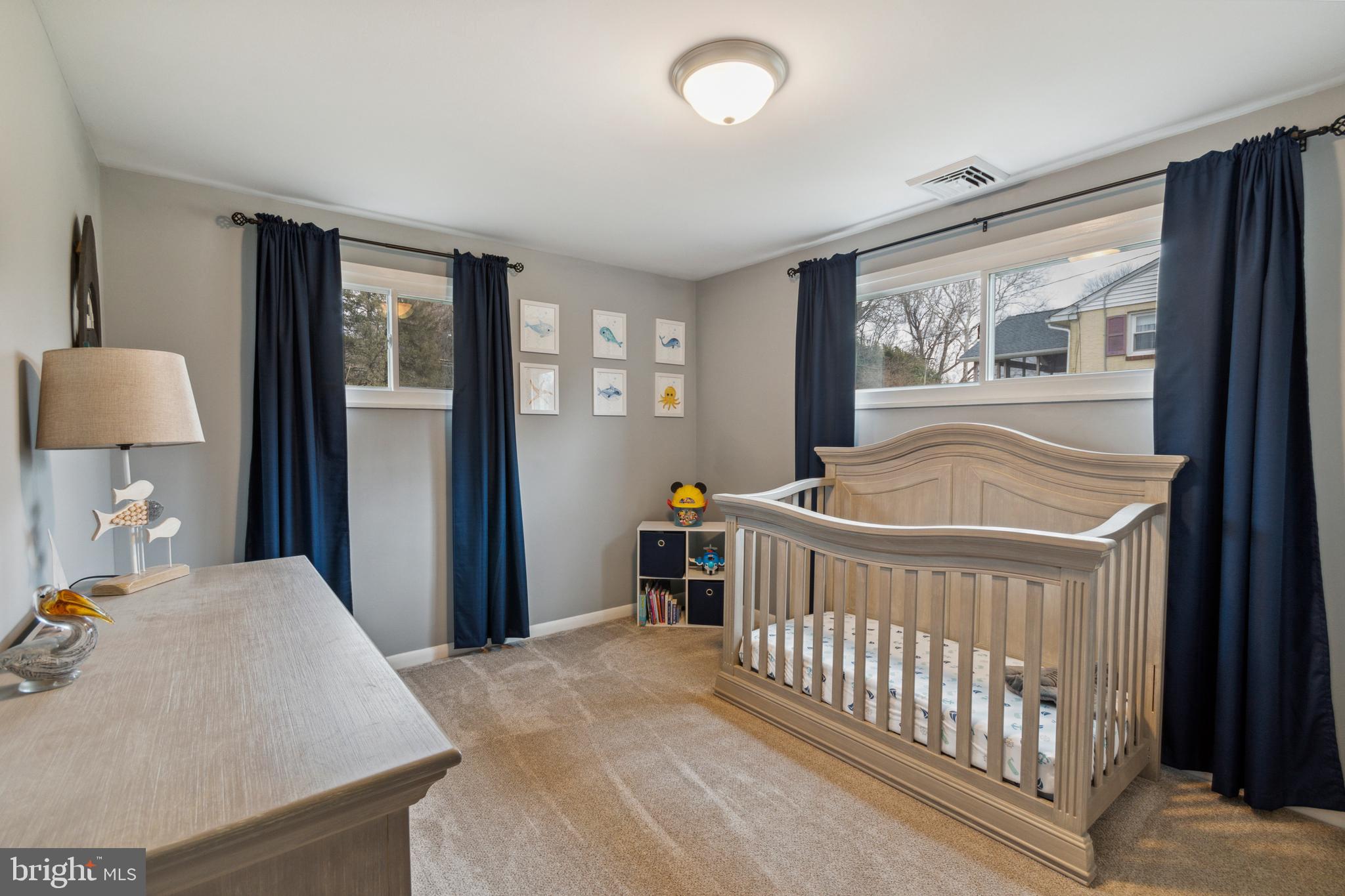 11 E Pennsbury Way