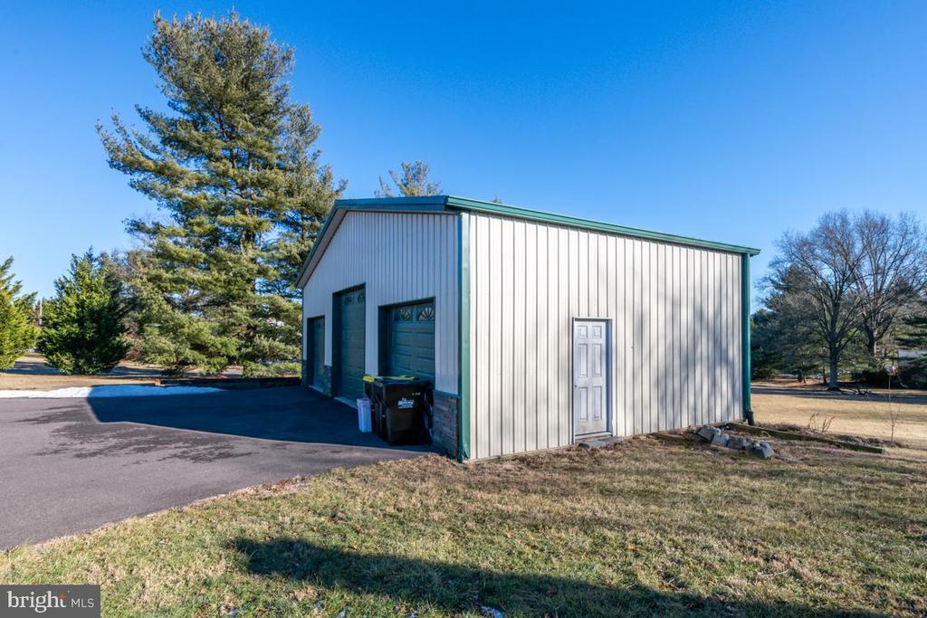 2412 Ridge Rd