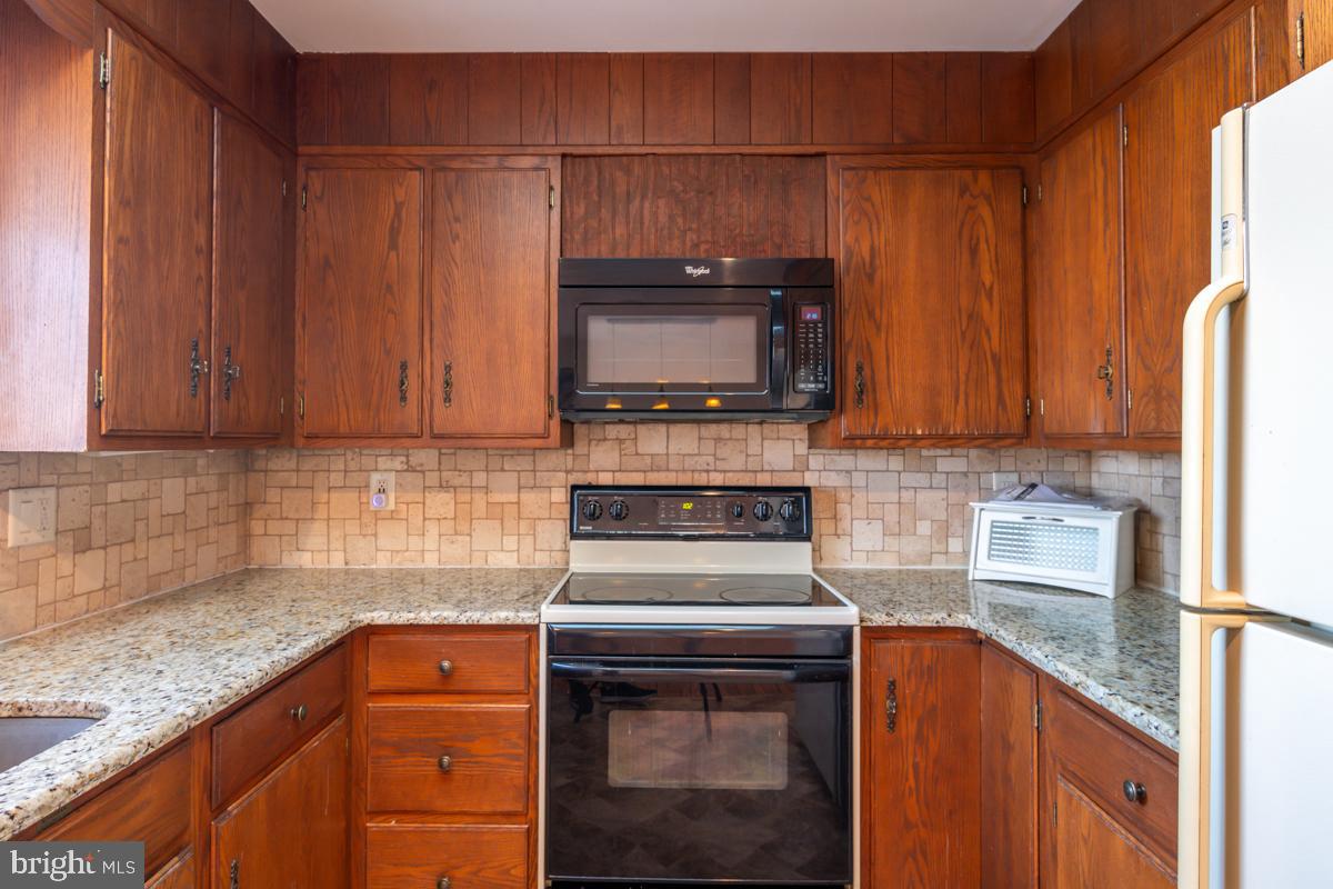 2412 Ridge Rd