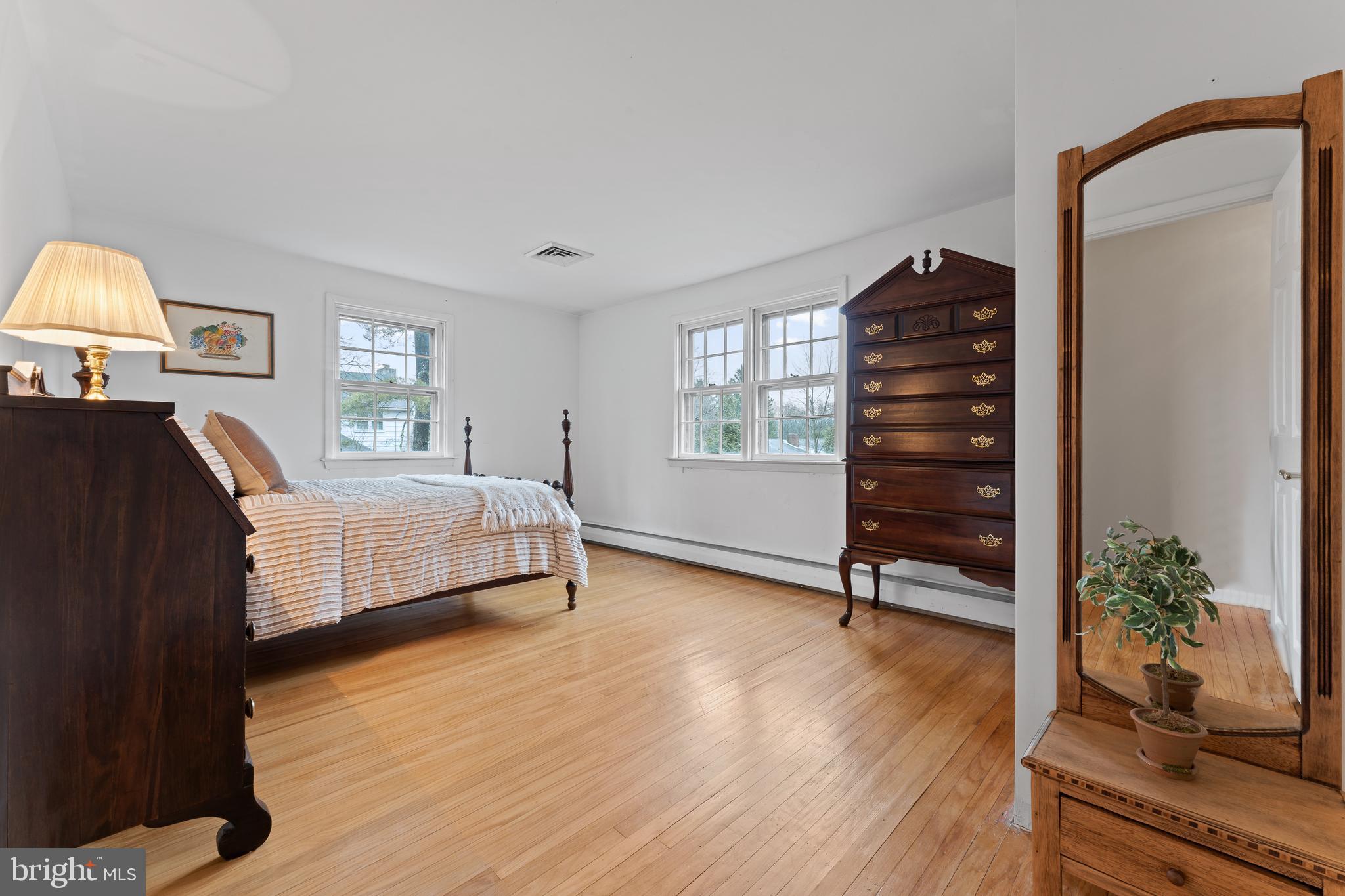 1366 Argyle Rd
