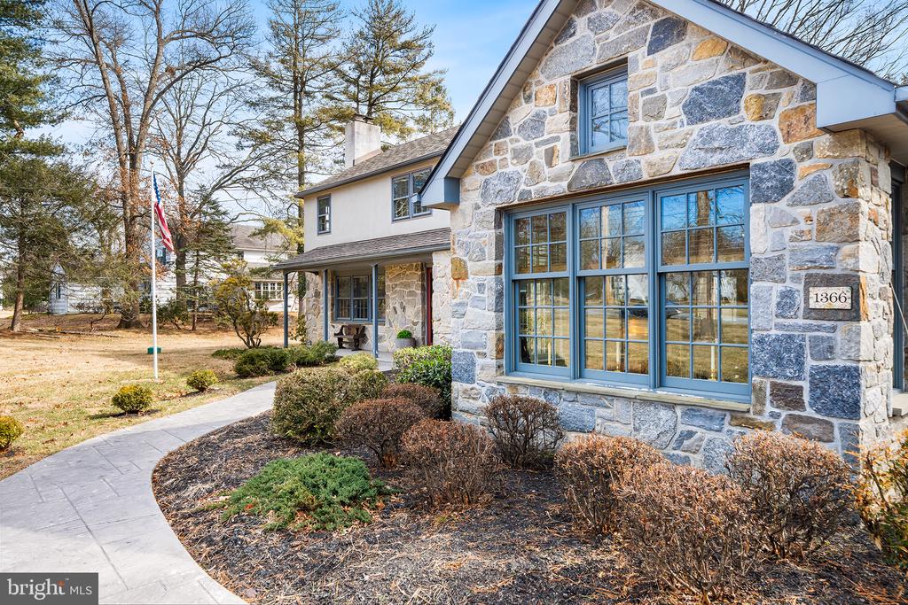 1366 Argyle Rd