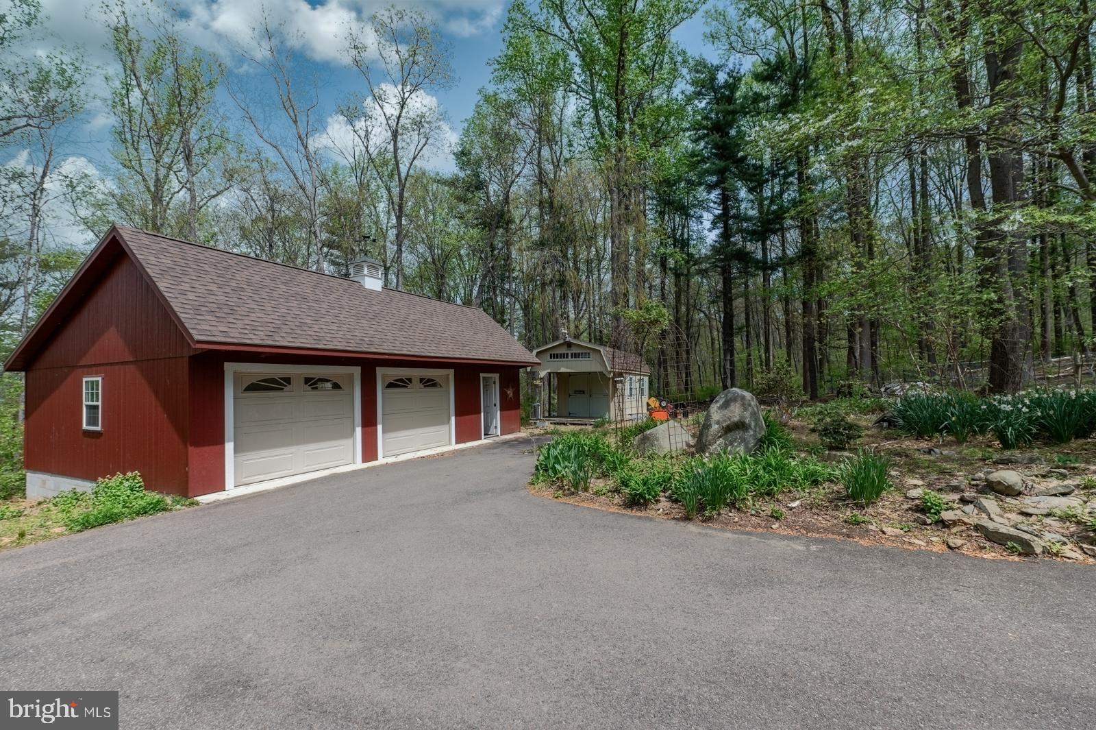 3702 Coventryville Rd