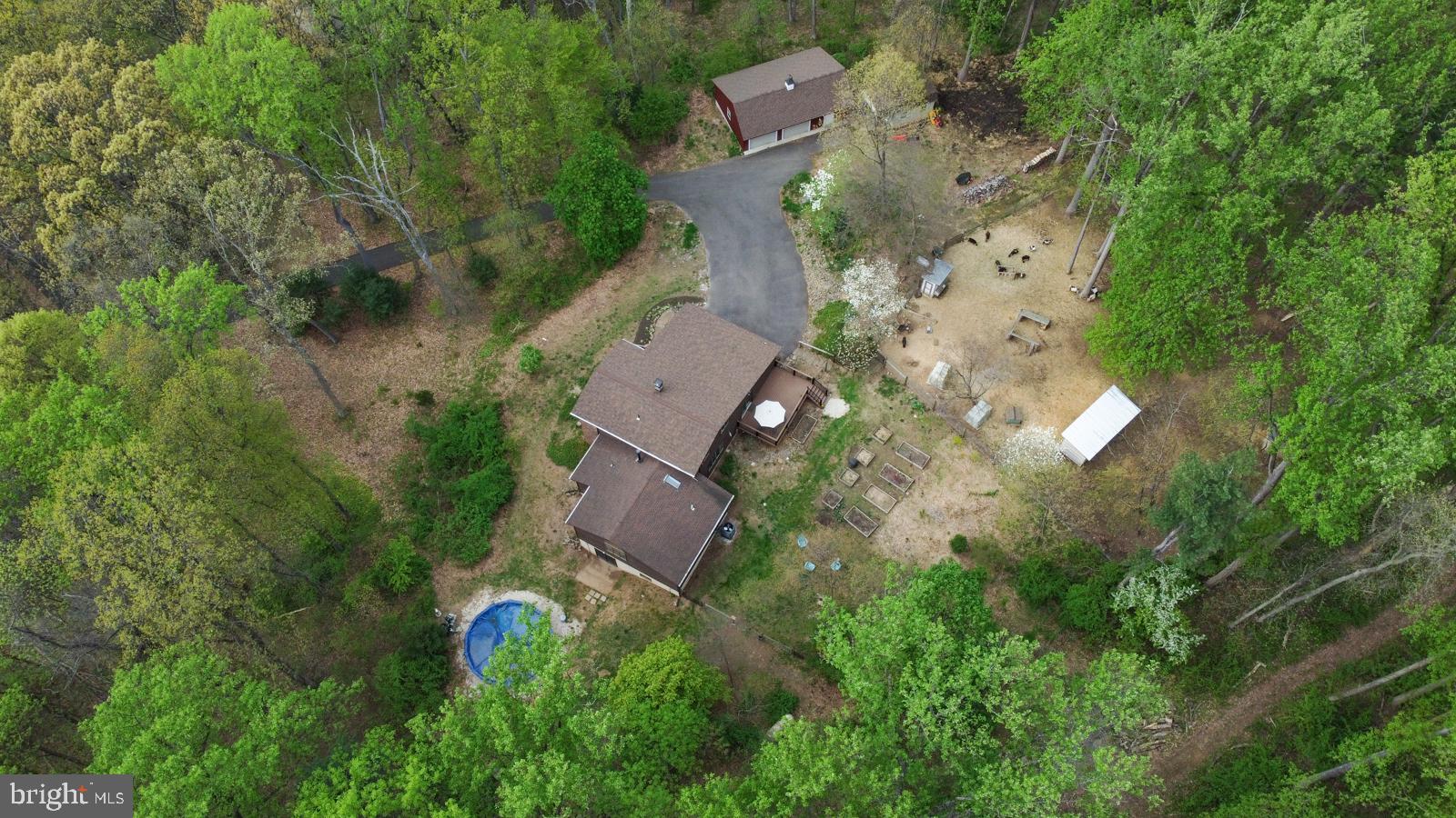 3702 Coventryville Rd