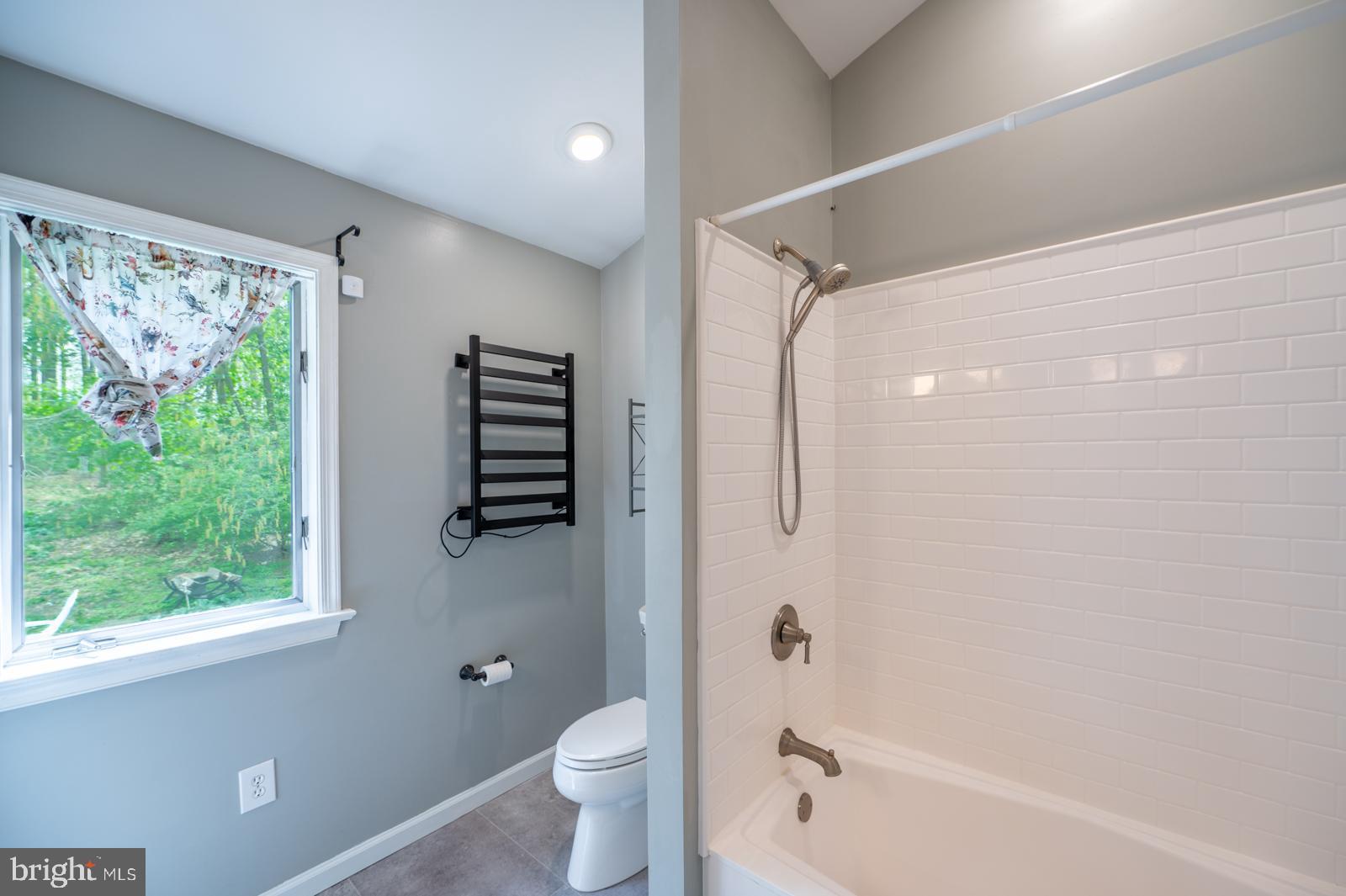 3702 Coventryville Rd