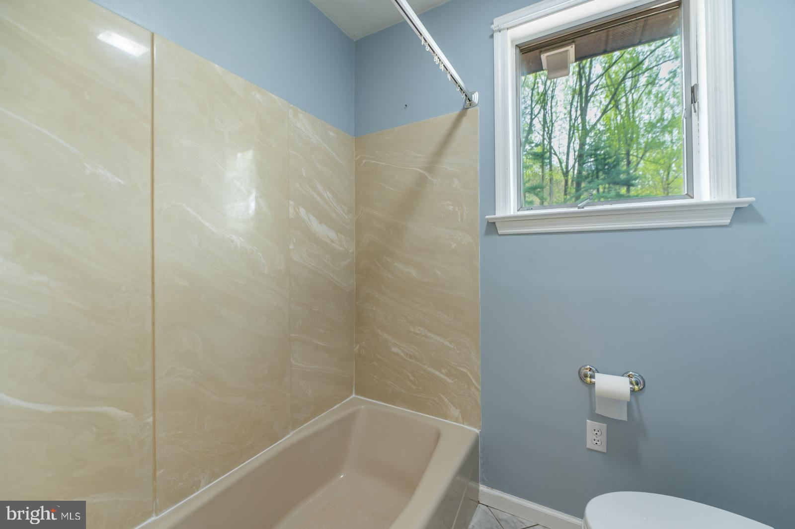 3702 Coventryville Rd