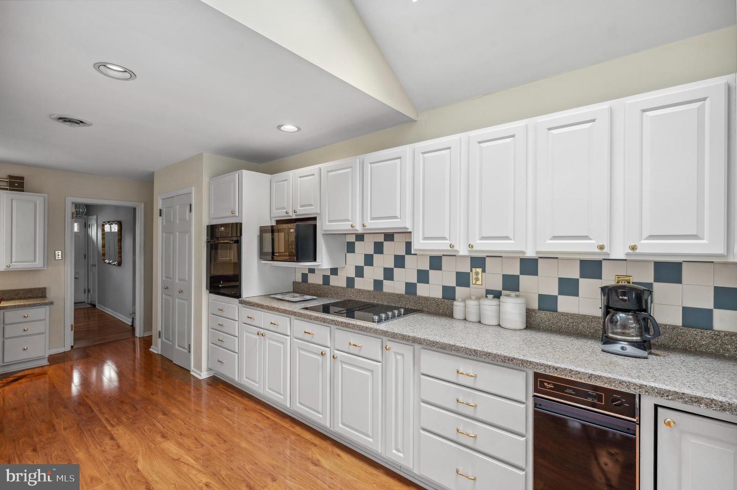 21 Clover Ln