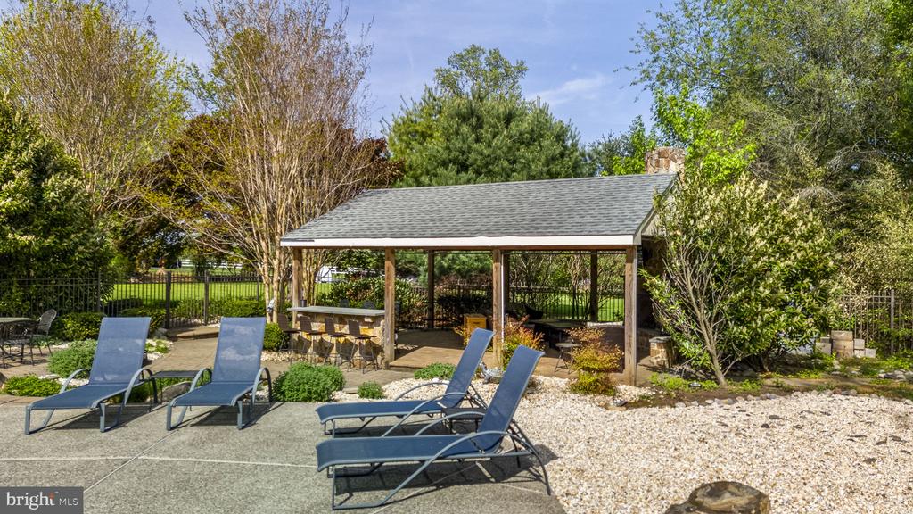 521 Walter Ct