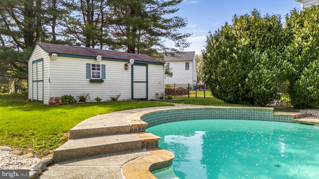 521 Walter Ct