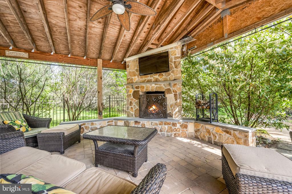 521 Walter Ct