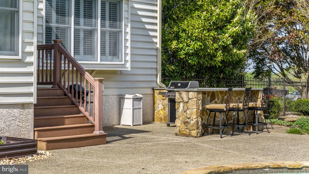 521 Walter Ct