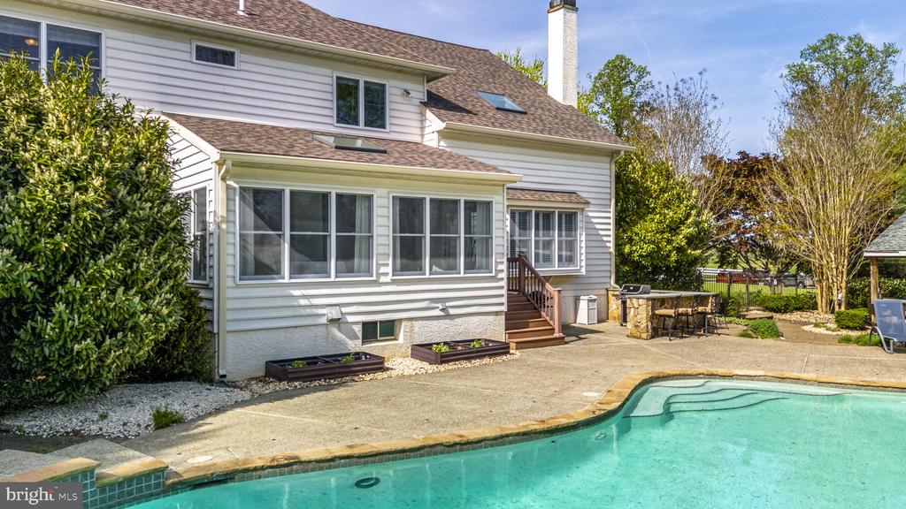 521 Walter Ct