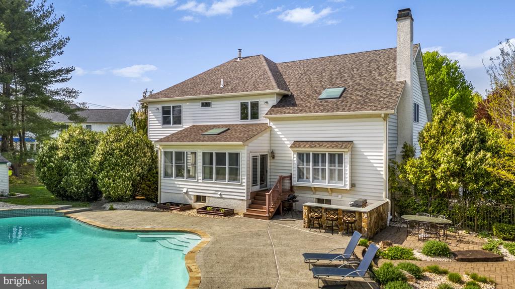 521 Walter Ct