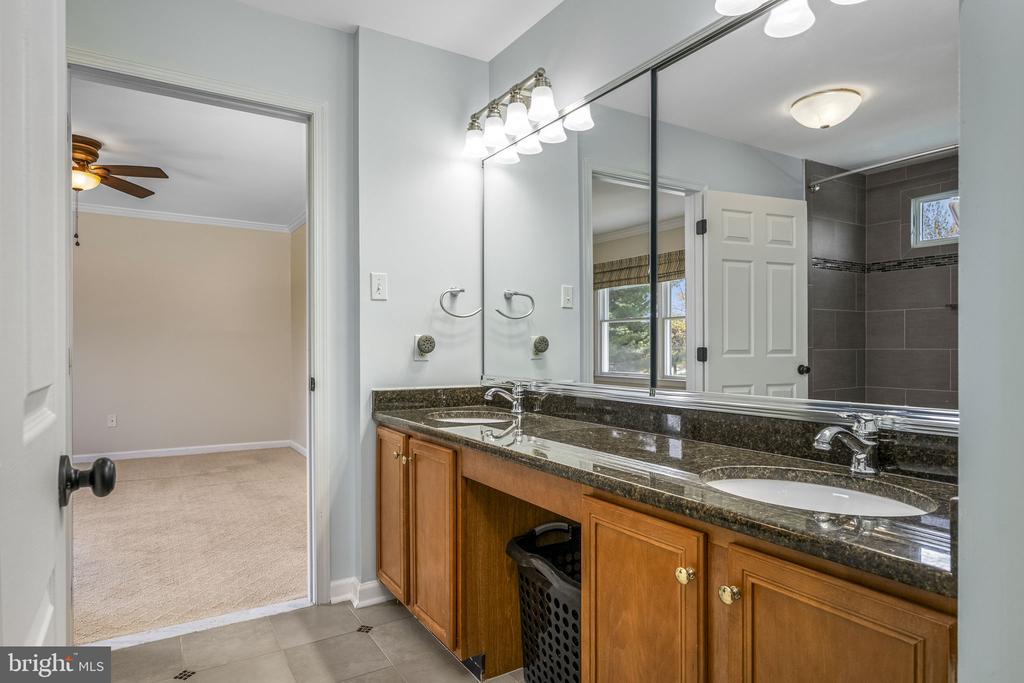 521 Walter Ct