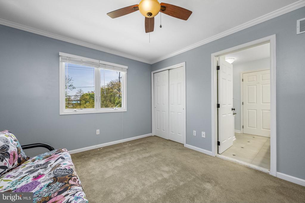 521 Walter Ct