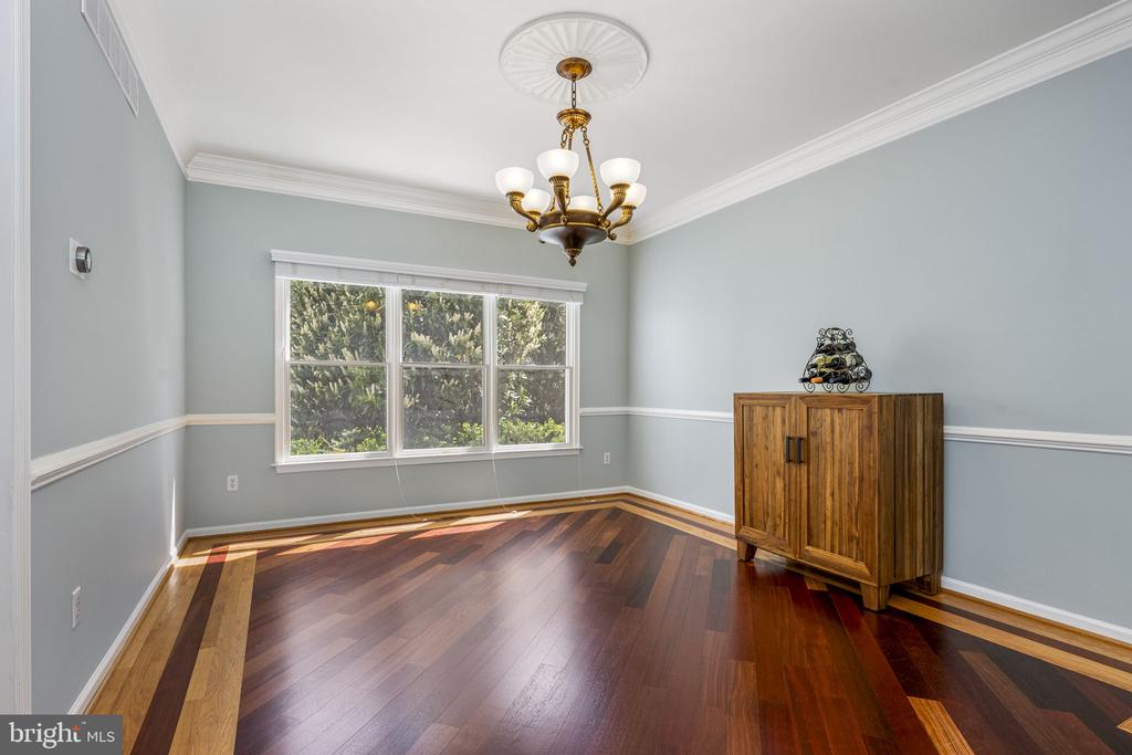 521 Walter Ct