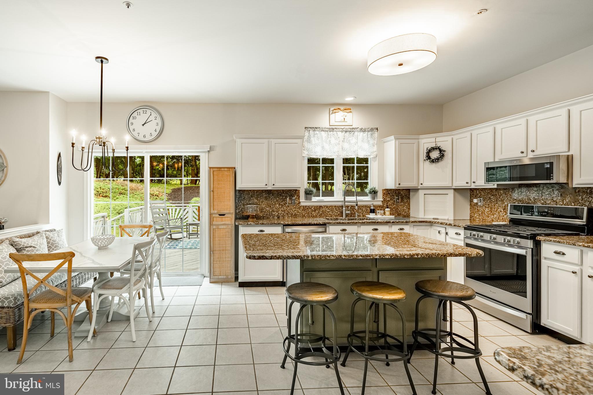 804 JACK RUSSELL LANE