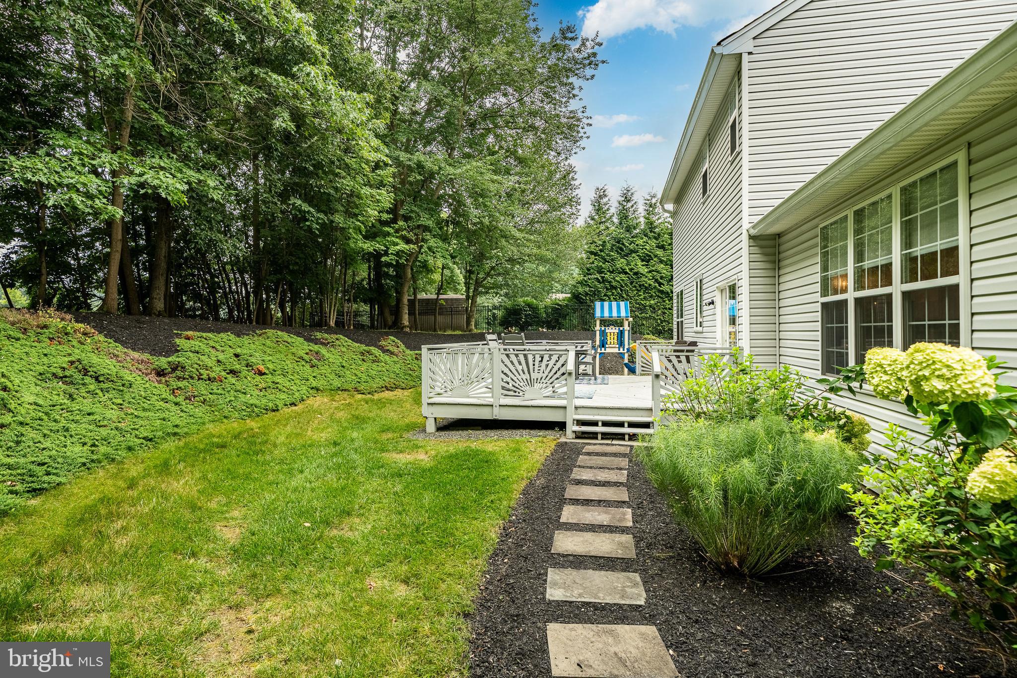 804 JACK RUSSELL LANE