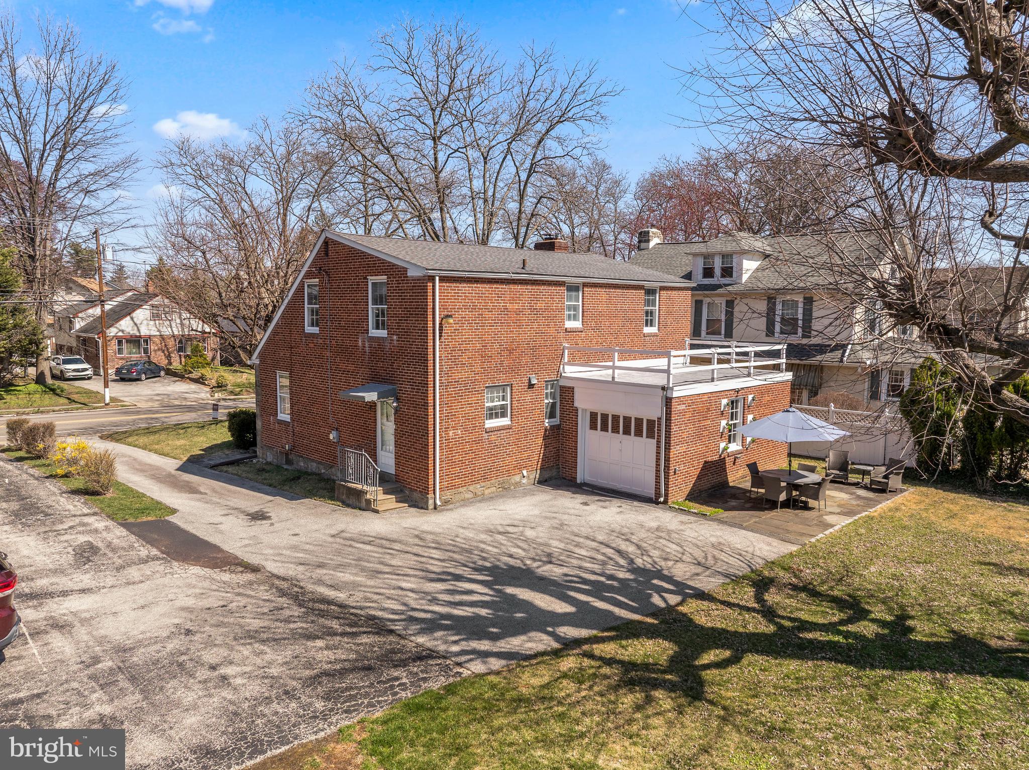 2704 W Darby Rd