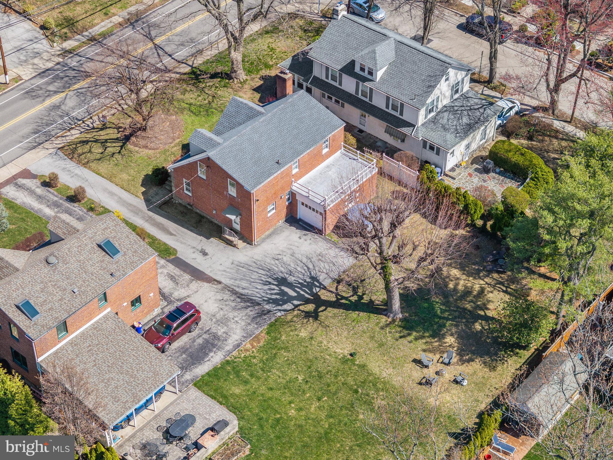 2704 W Darby Rd