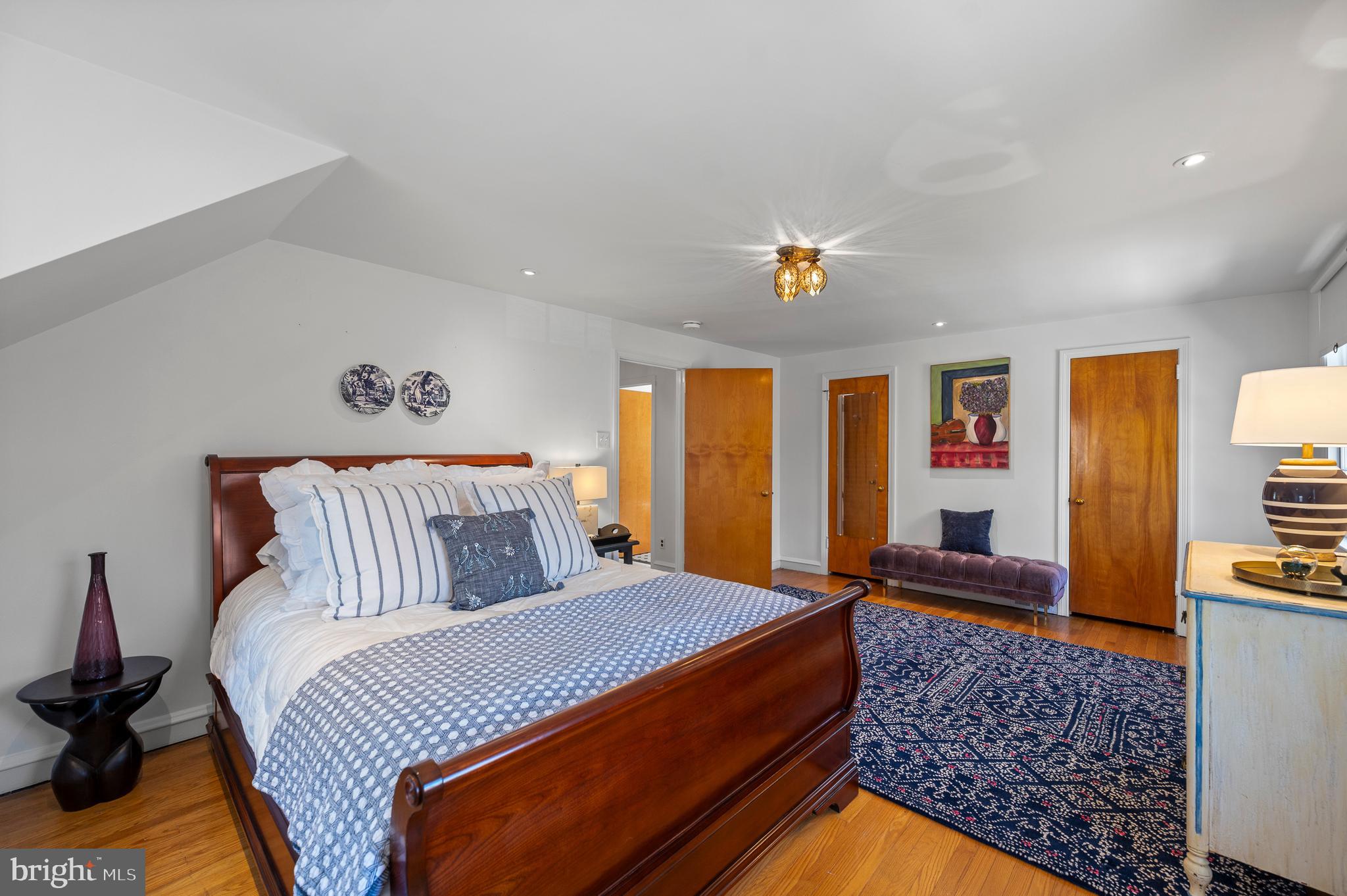 2704 W Darby Rd