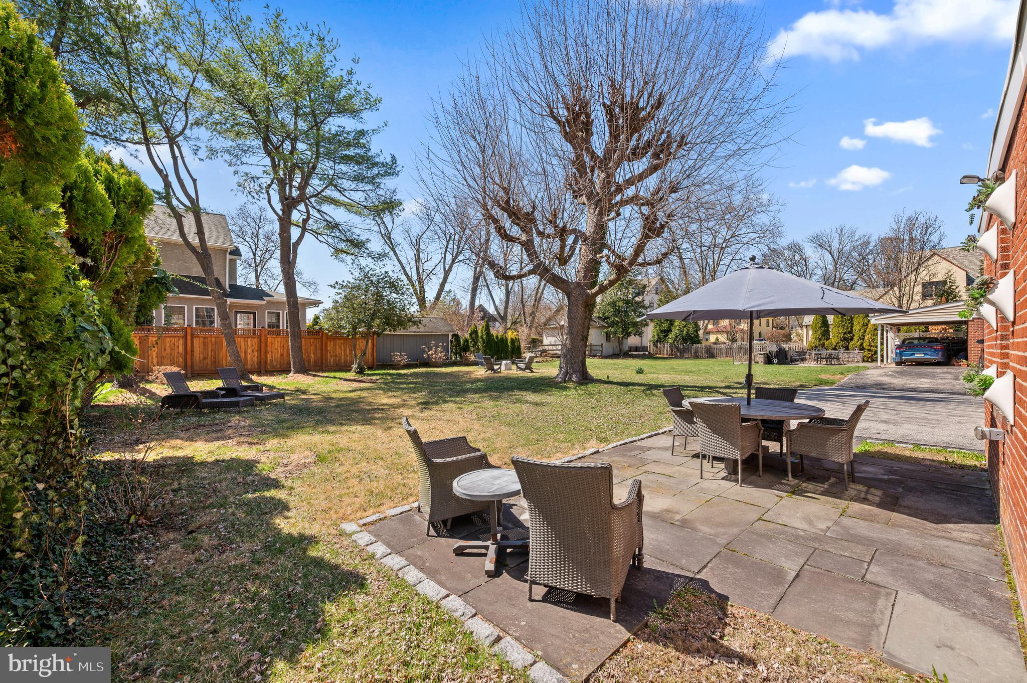 2704 W Darby Rd