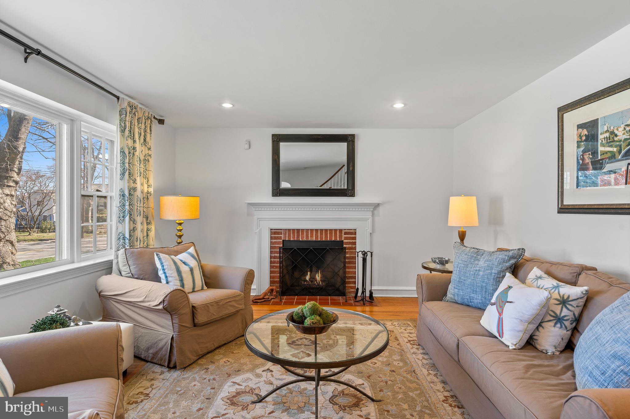 2704 W Darby Rd