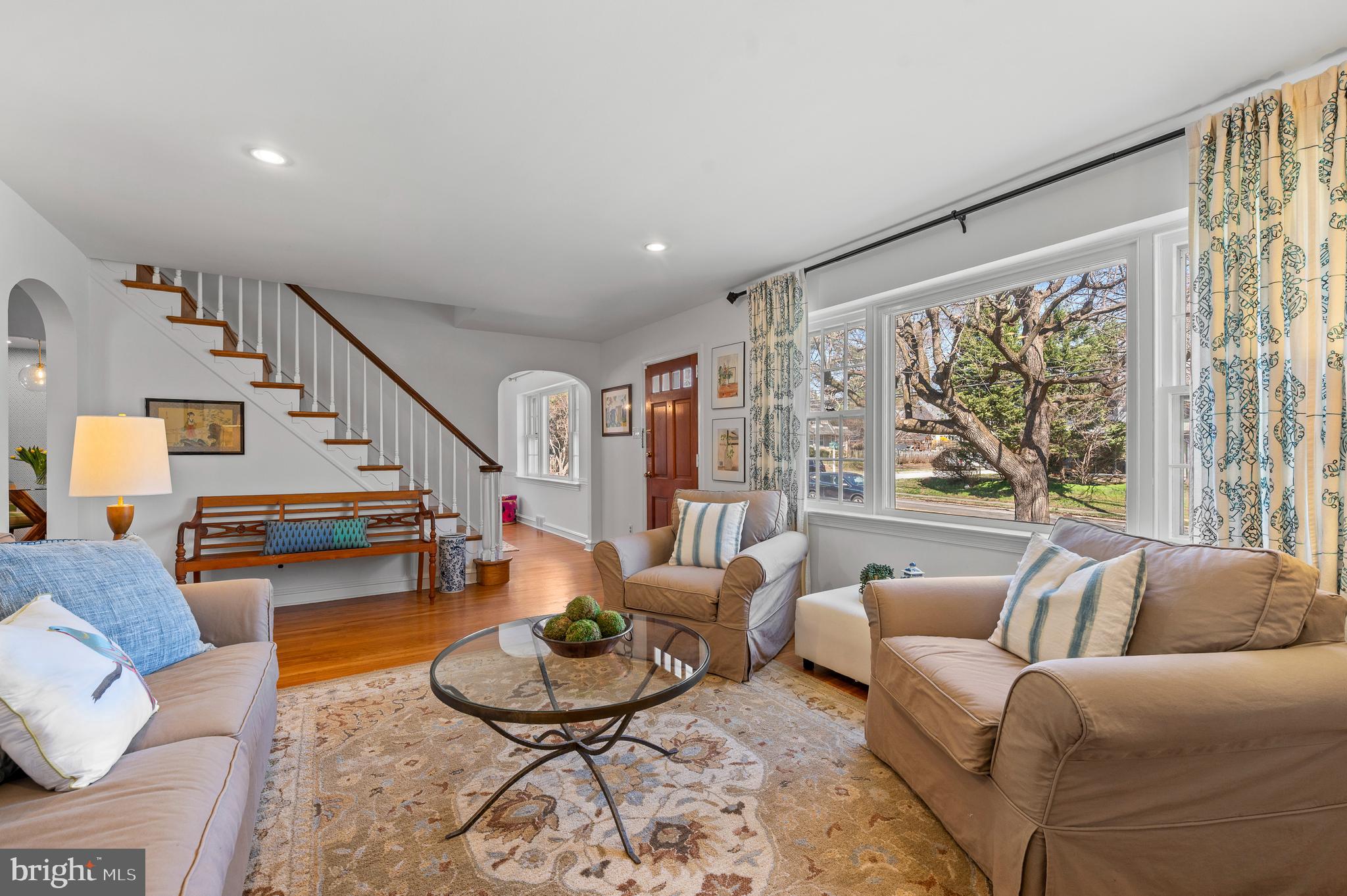2704 W Darby Rd