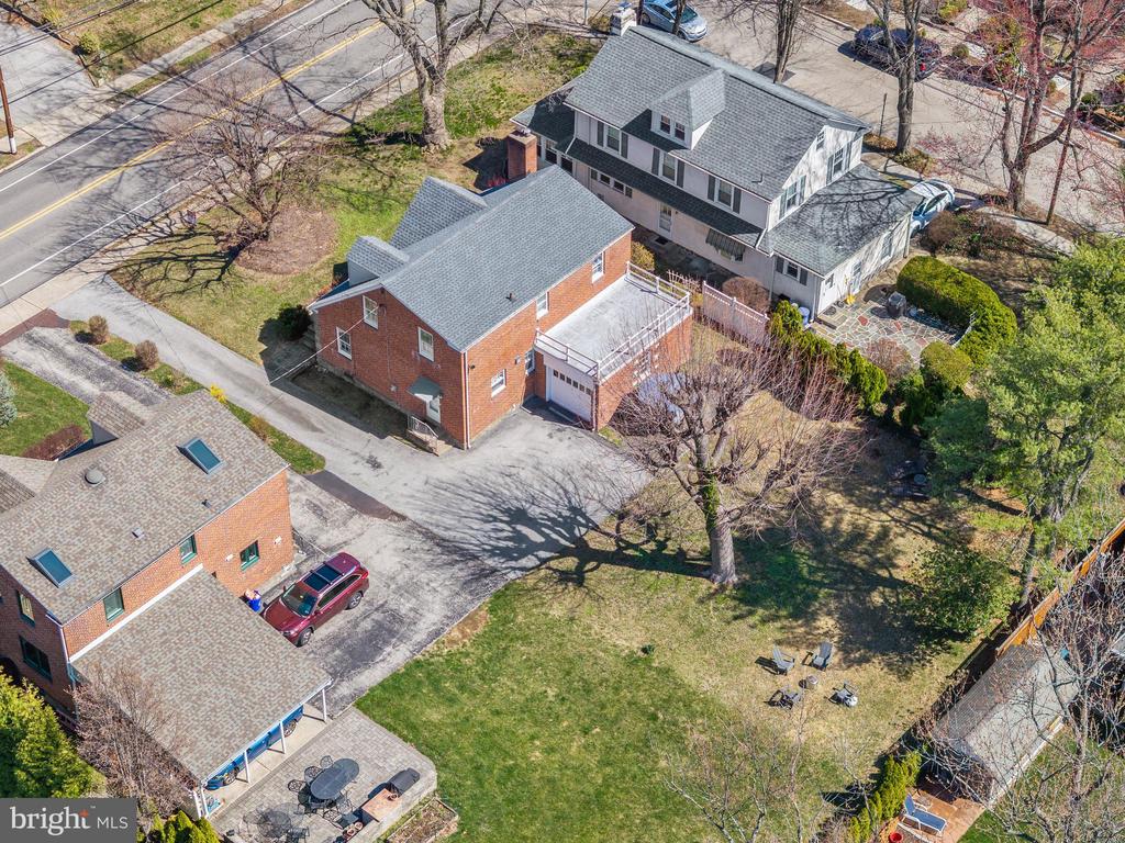 2704 W Darby Rd